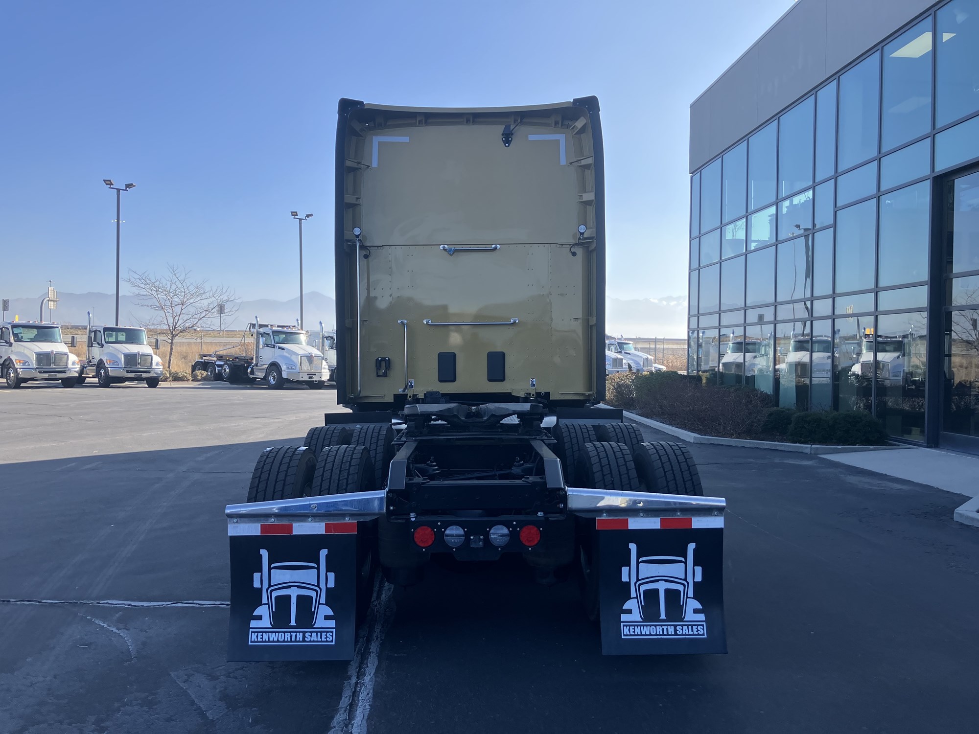 2026 Kenworth T680 Next Gen - image 4 of 6