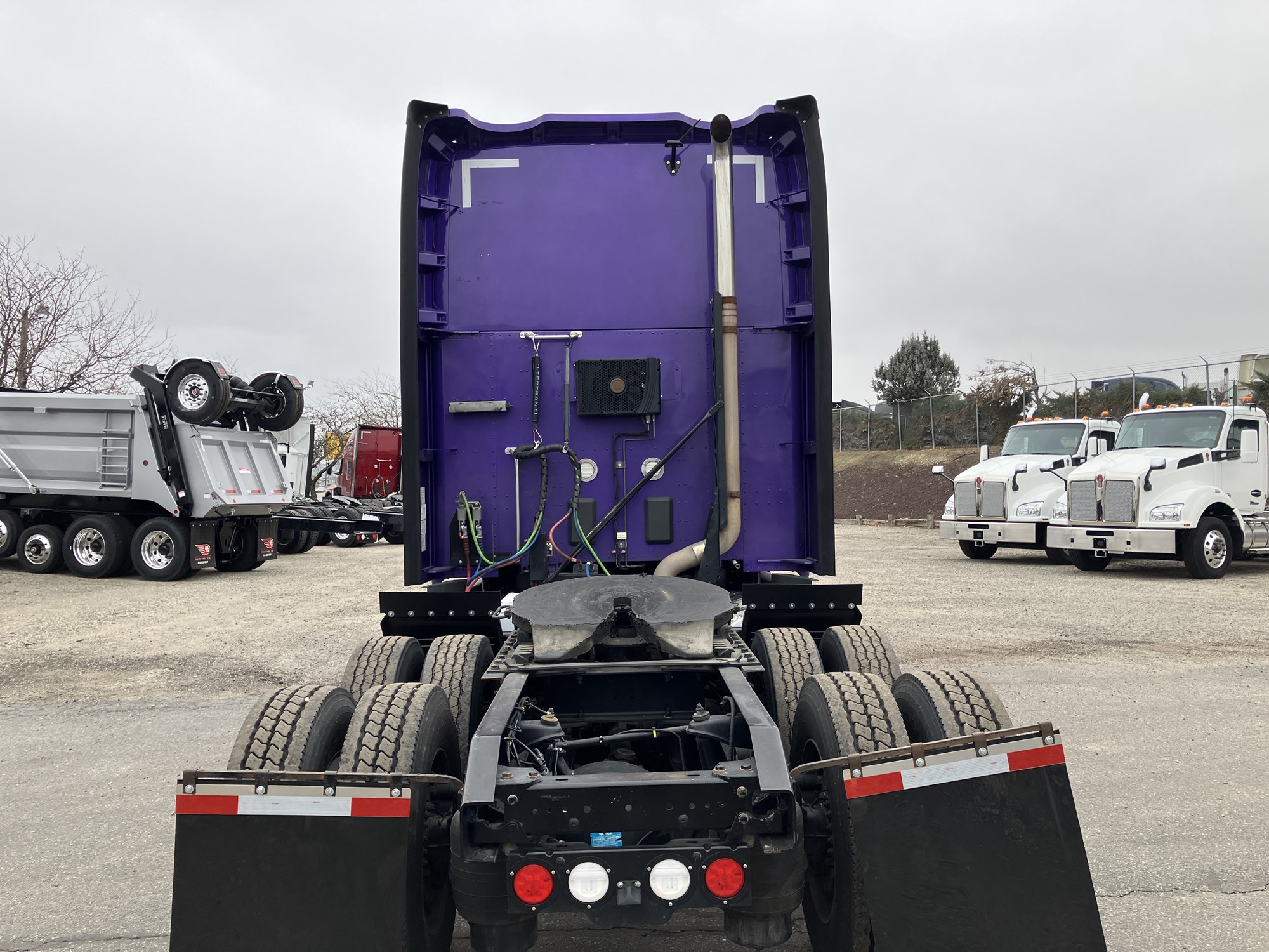 2021 Kenworth T680 - image 4 of 6