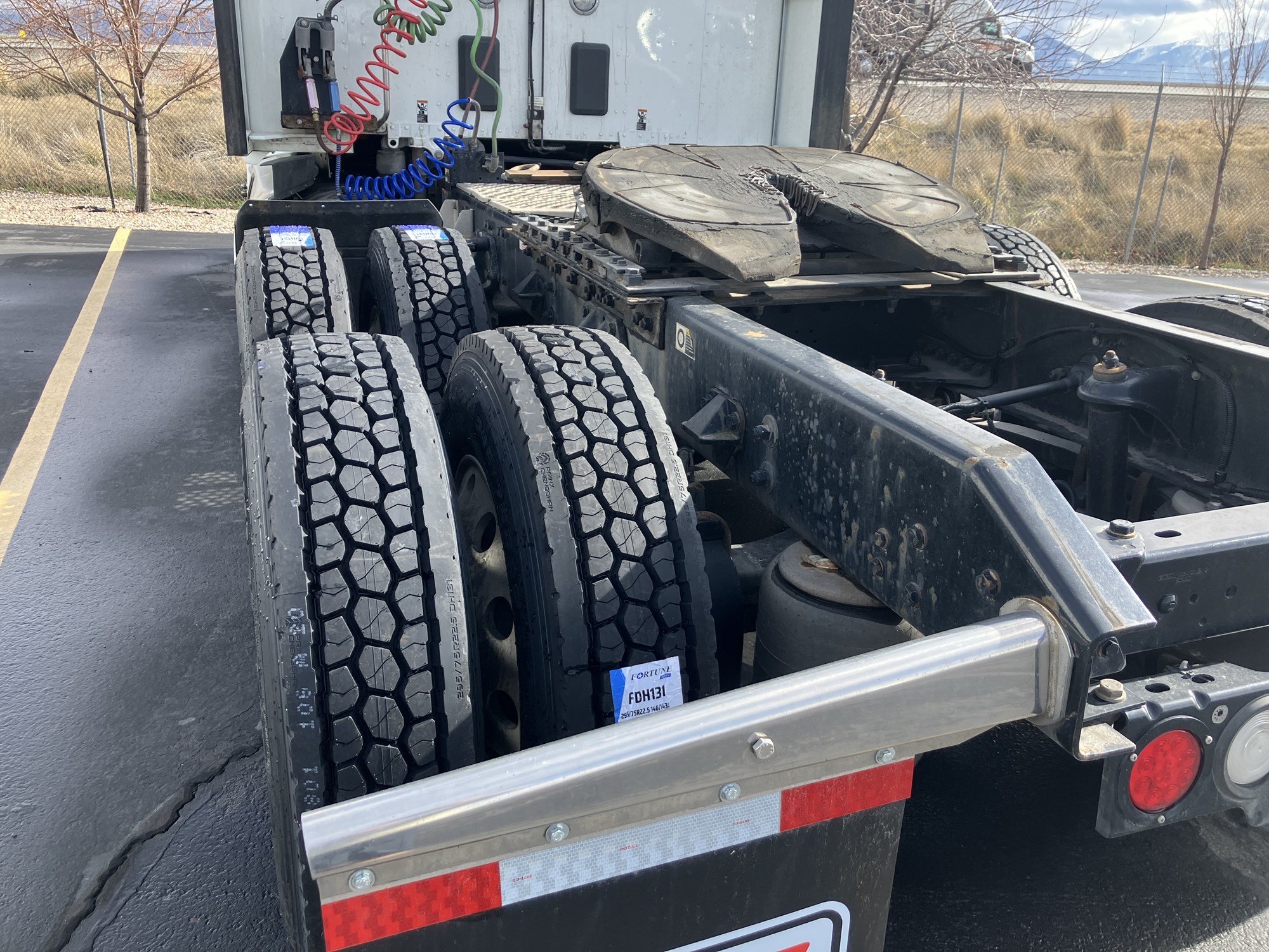 2021 Kenworth T680 2021 Kenworth T680 - image 4 of 6