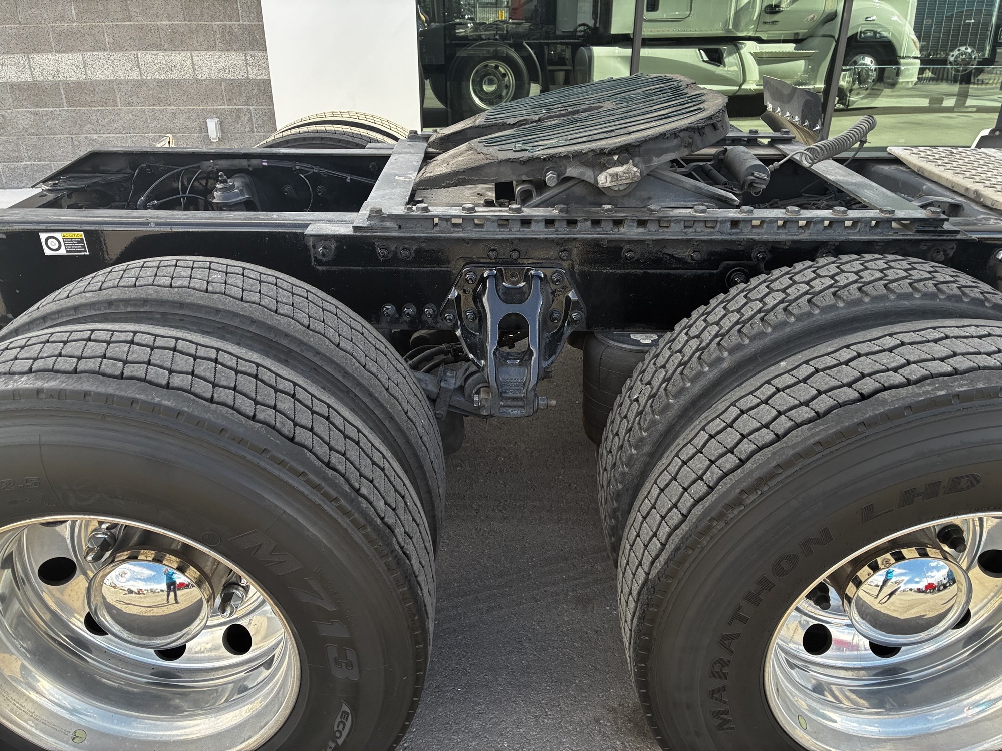 2022 Kenworth T680 2022 Kenworth T680 - image 3 of 6