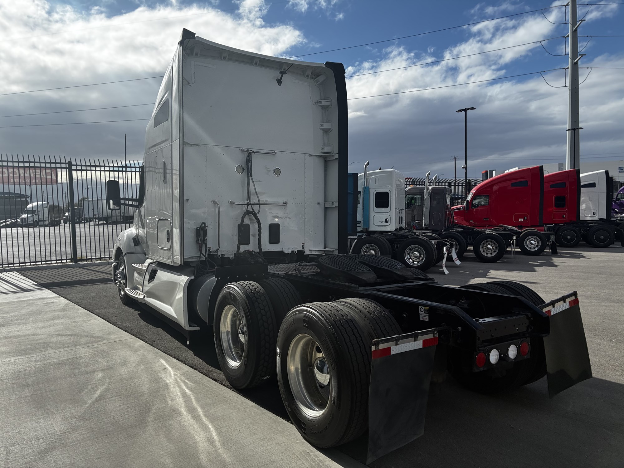 2022 Kenworth T680 2022 Kenworth T680 - image 6 of 6