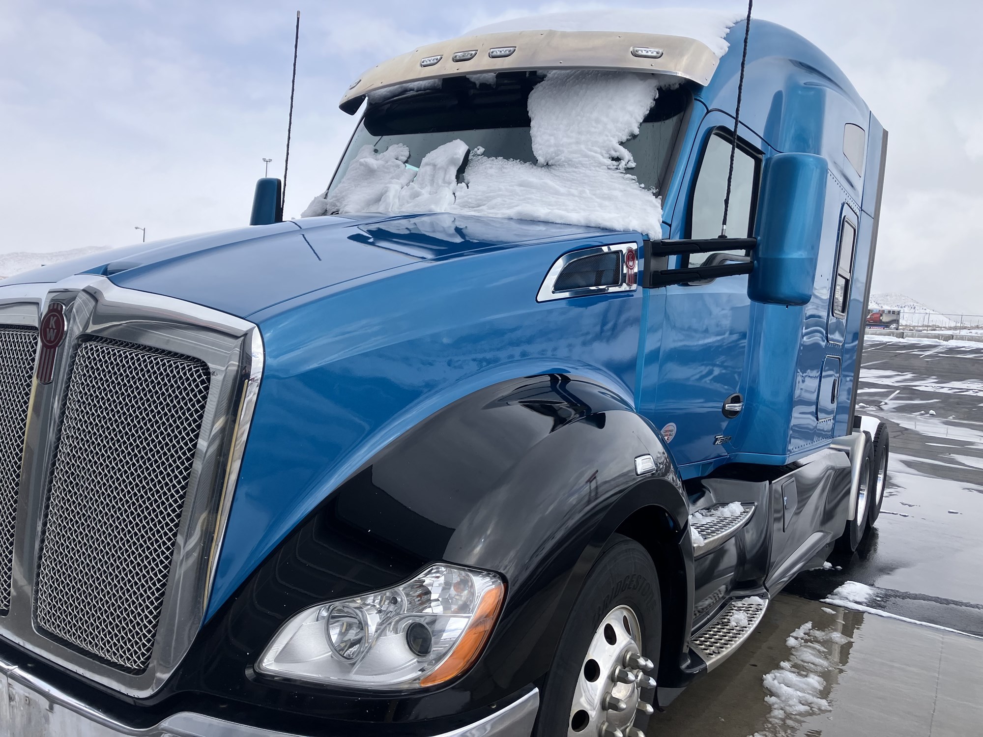 2022 Kenworth T680 2022 Kenworth T680 - image 3 of 4