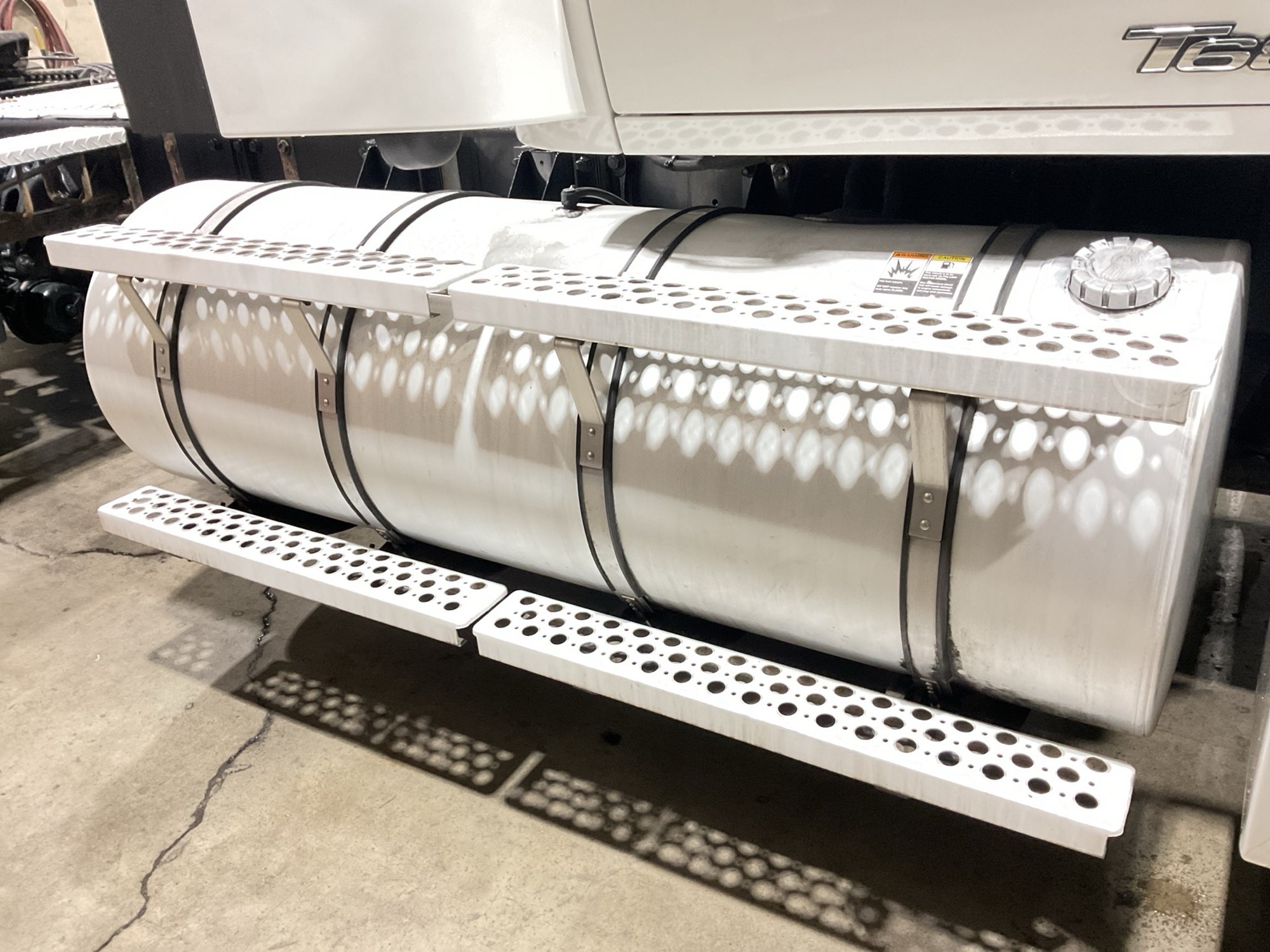 2022 Kenworth T680 2022 Kenworth T680 - image 5 of 6