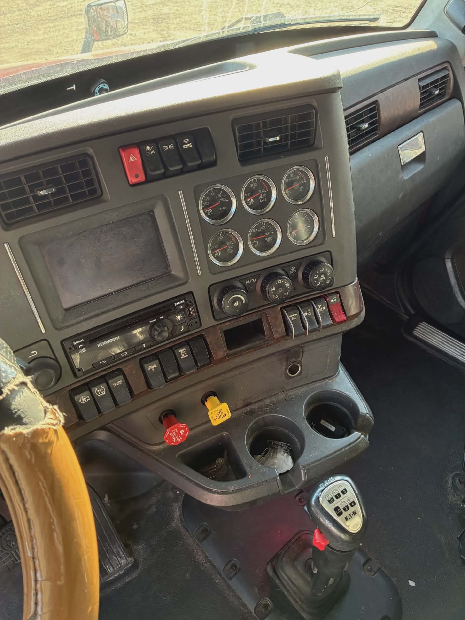 2022 Kenworth T680 2022 Kenworth T680 - image 4 of 6