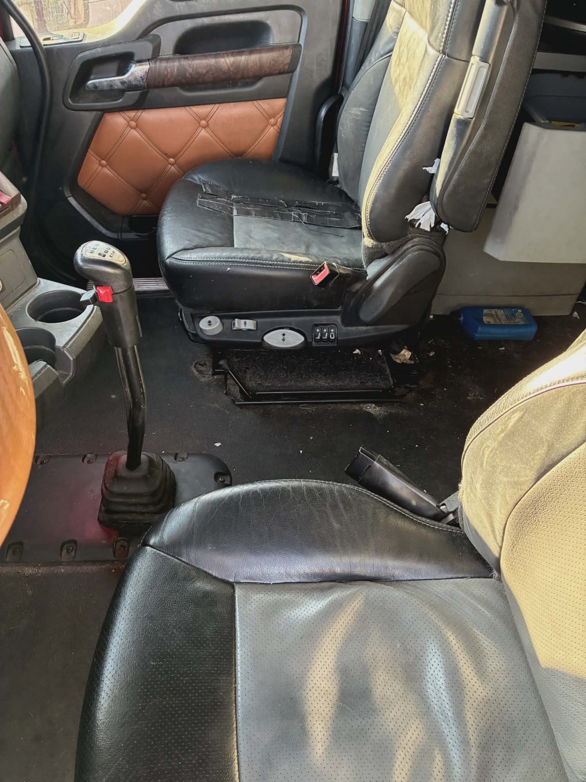 2022 Kenworth T680 2022 Kenworth T680 - image 4 of 6