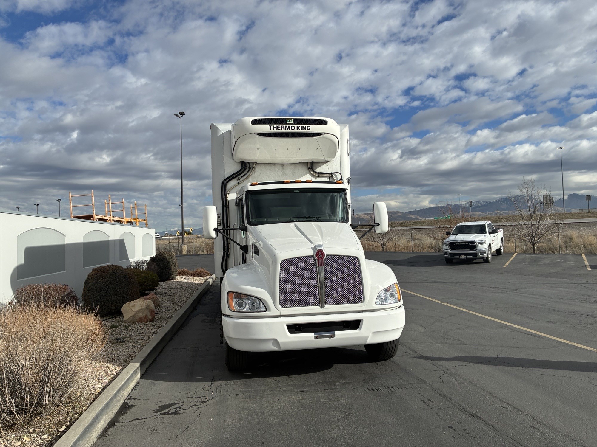 2022 Kenworth T370 2022 Kenworth T370 - image 3 of 6