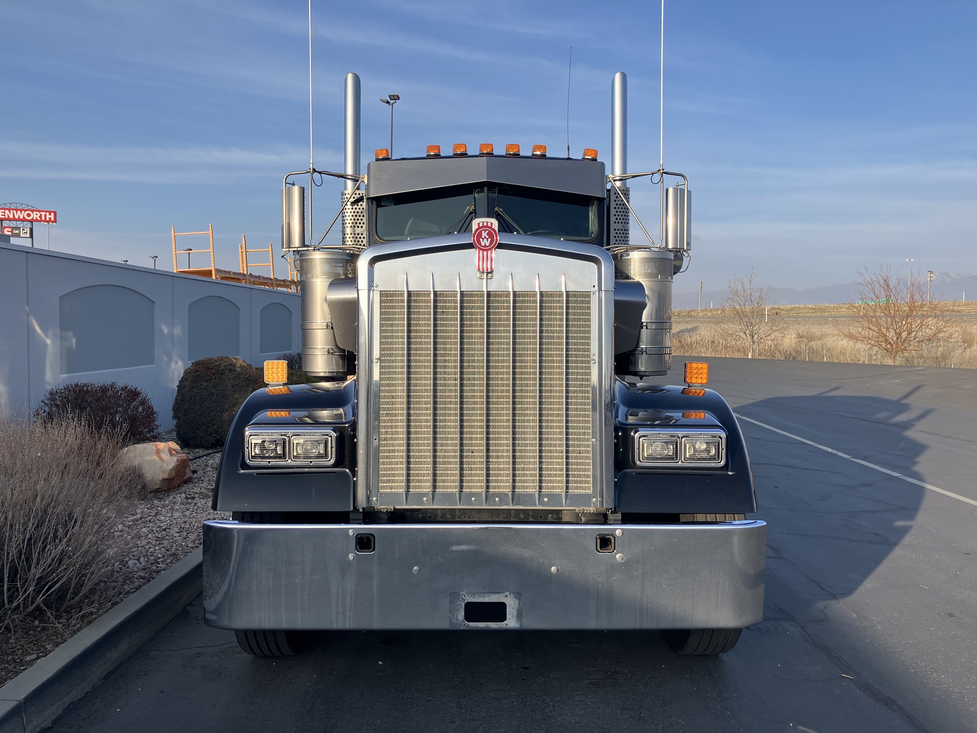 2022 Kenworth W900 2022 Kenworth W900 - image 3 of 6