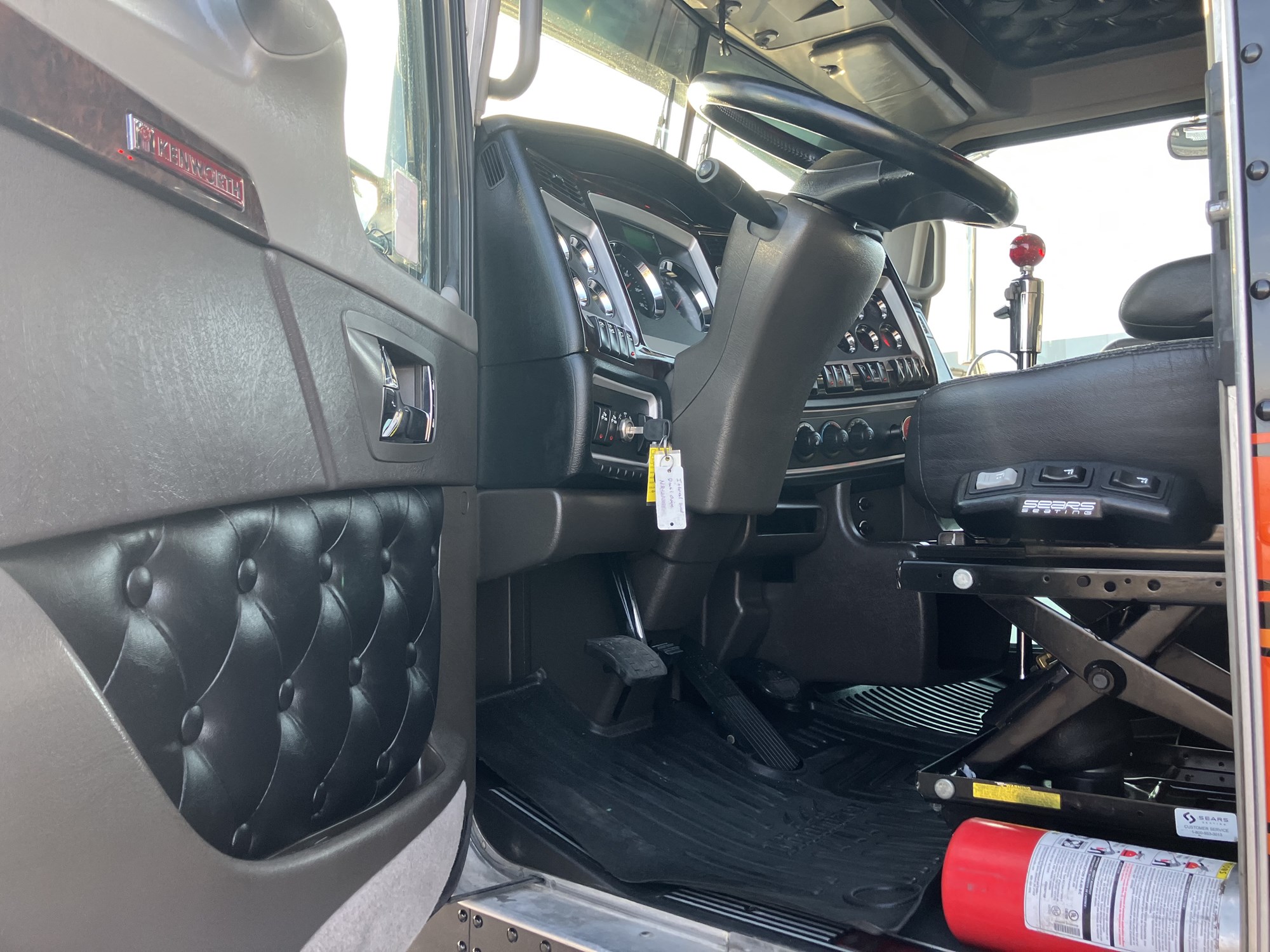 2022 Kenworth W900 NR121354U1-08 2022 Kenworth W900 NR121354U1-08