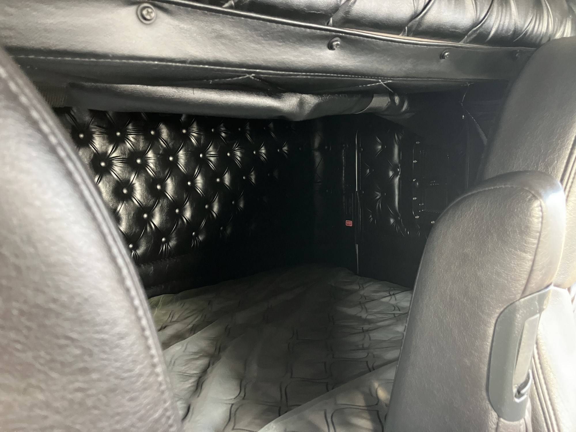 2022 Kenworth W900 NR121354U1-13 2022 Kenworth W900 NR121354U1-13