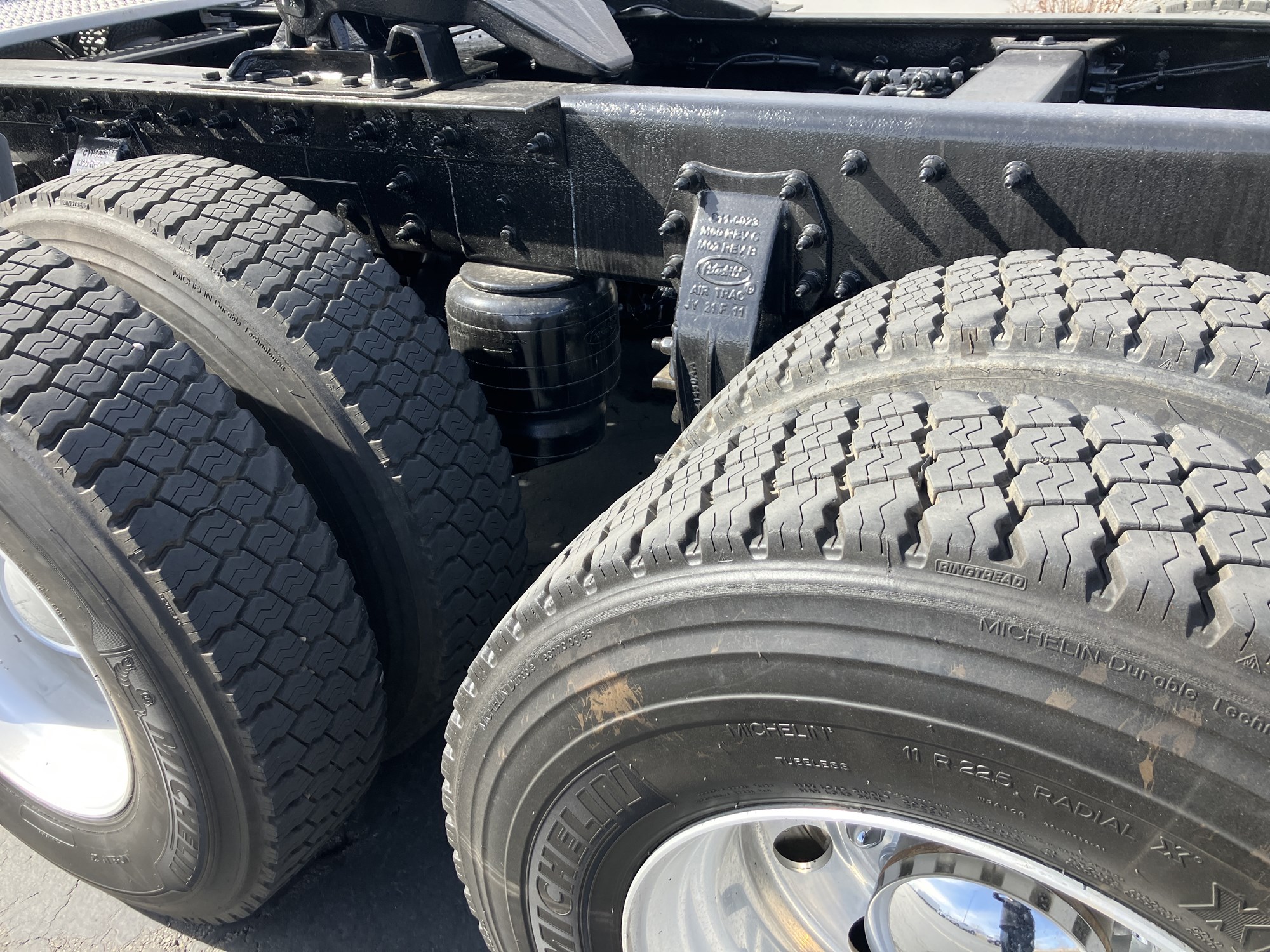 2023 Peterbilt 389 - image 6 of 6