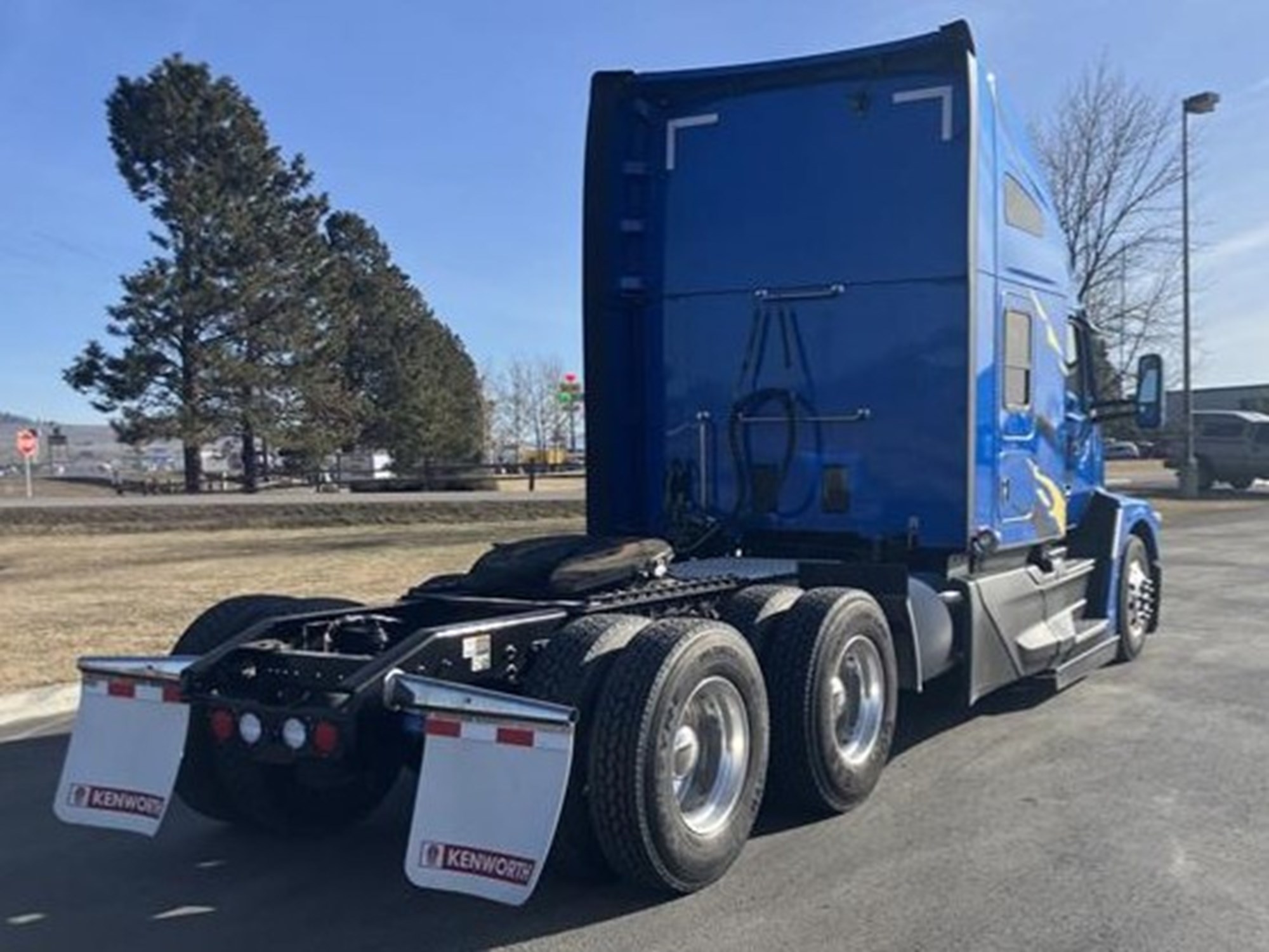 2023 Kenworth T680 - image 6 of 6
