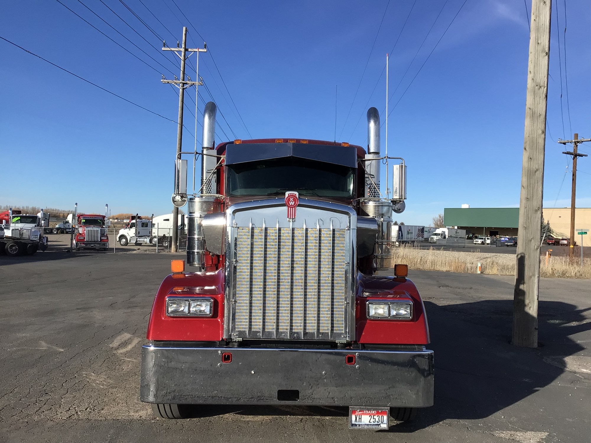 2023 Kenworth W900L - image 5 of 6