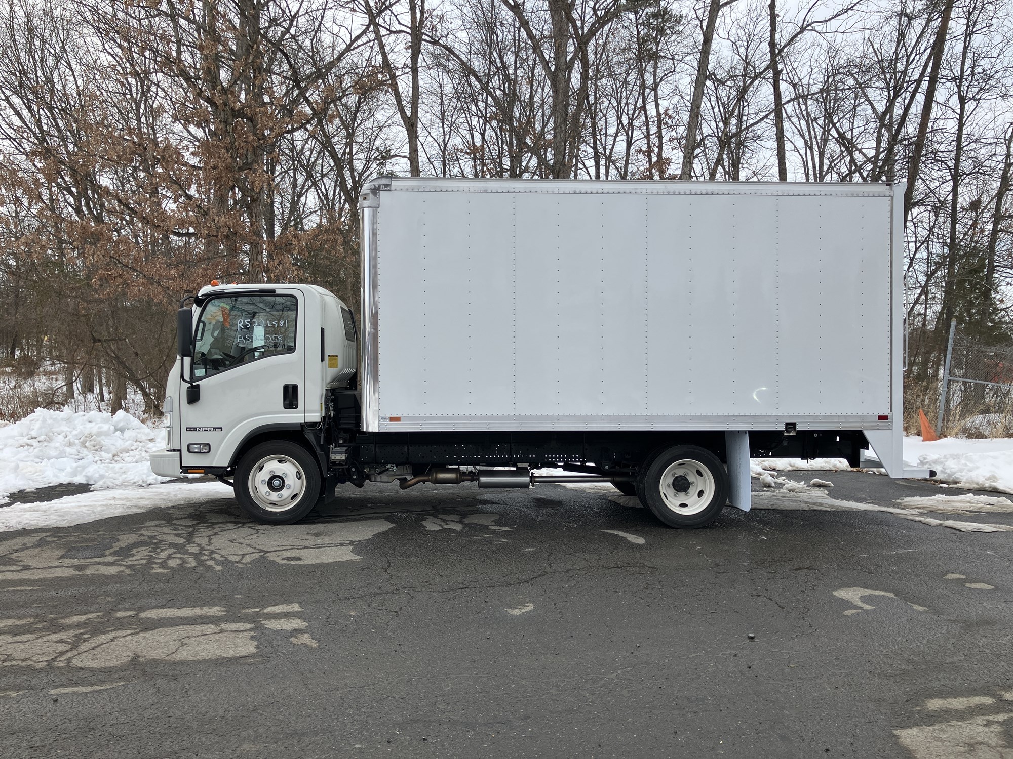 2024 Isuzu NPRGASHD 1F3 - image 2 of 6