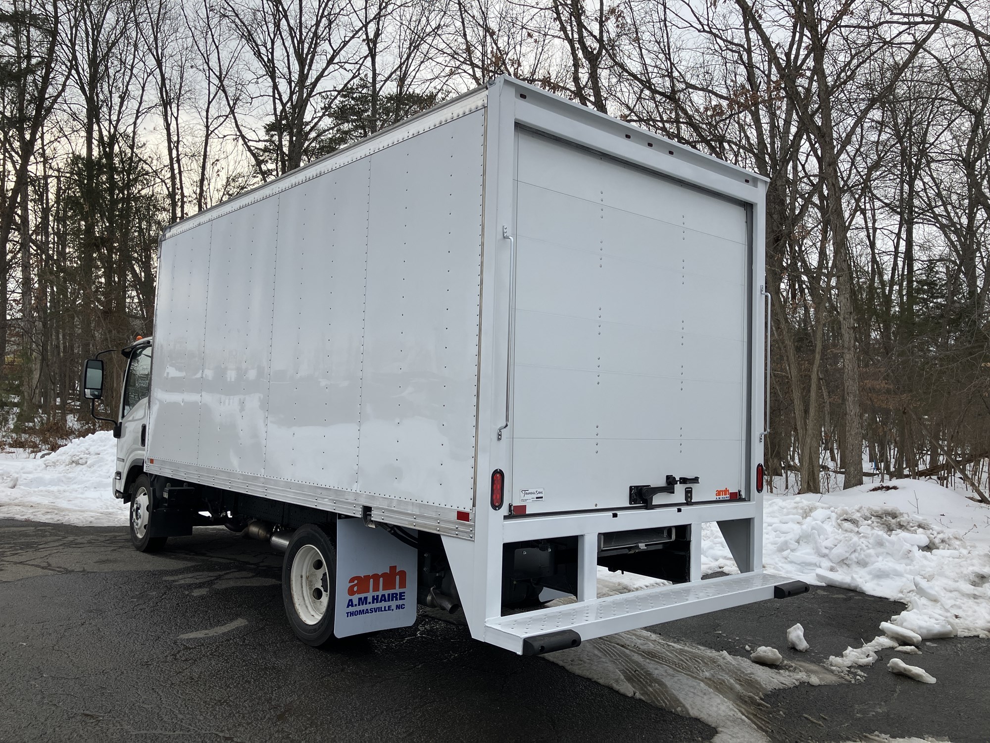 2024 Isuzu NPRGASHD 1F3 - image 3 of 6