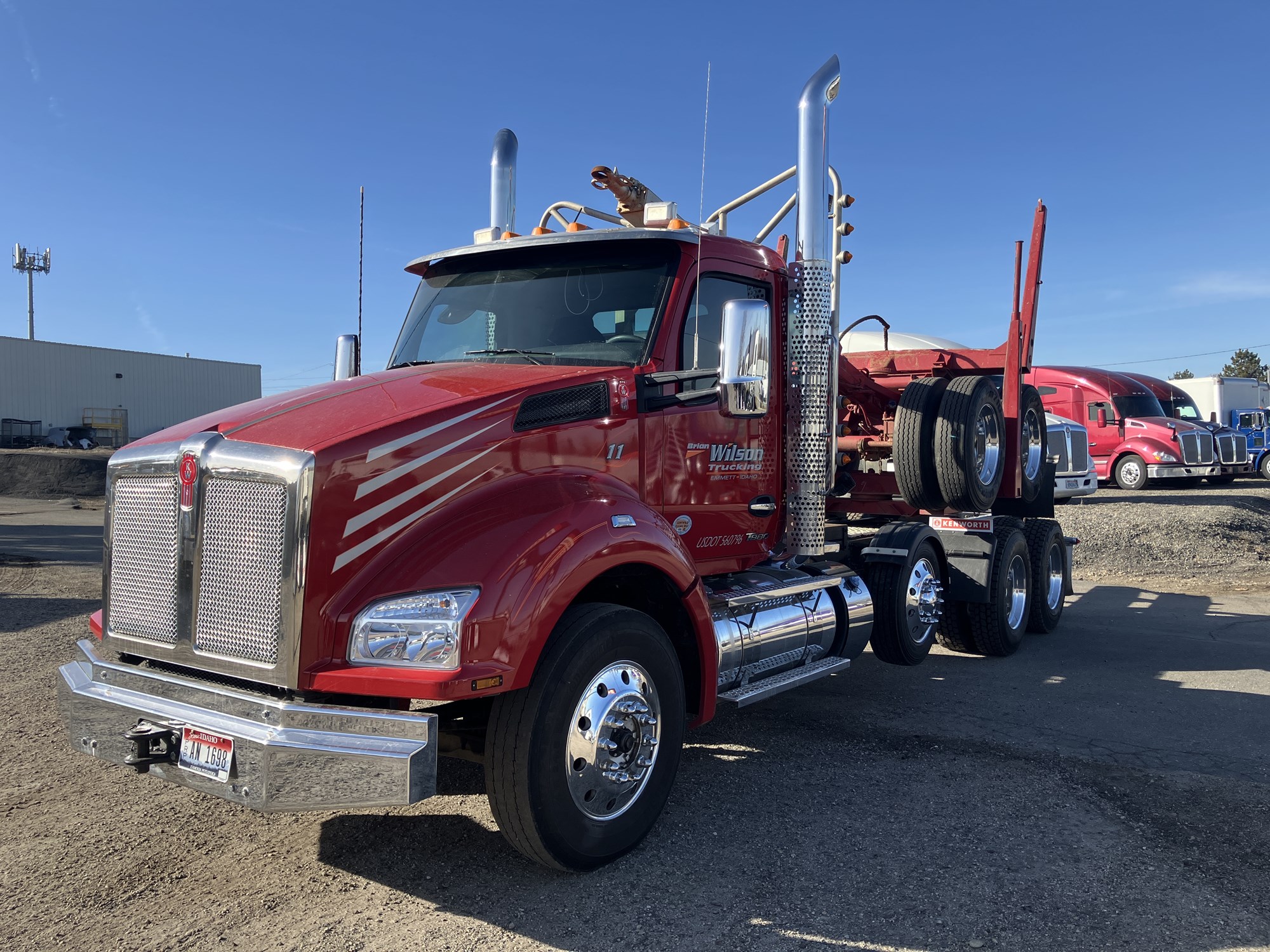 2025 Kenworth T880 - image 1 of 6