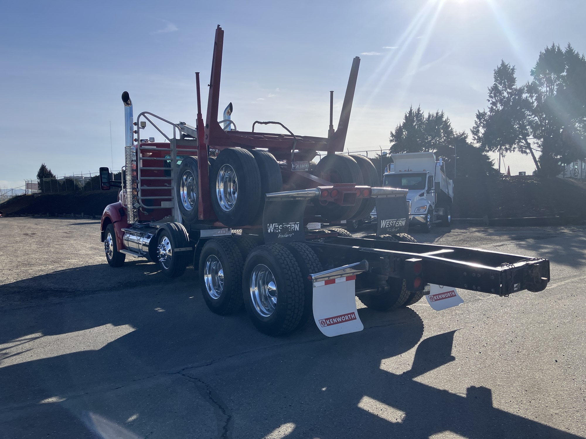 2025 Kenworth T880 - image 3 of 6