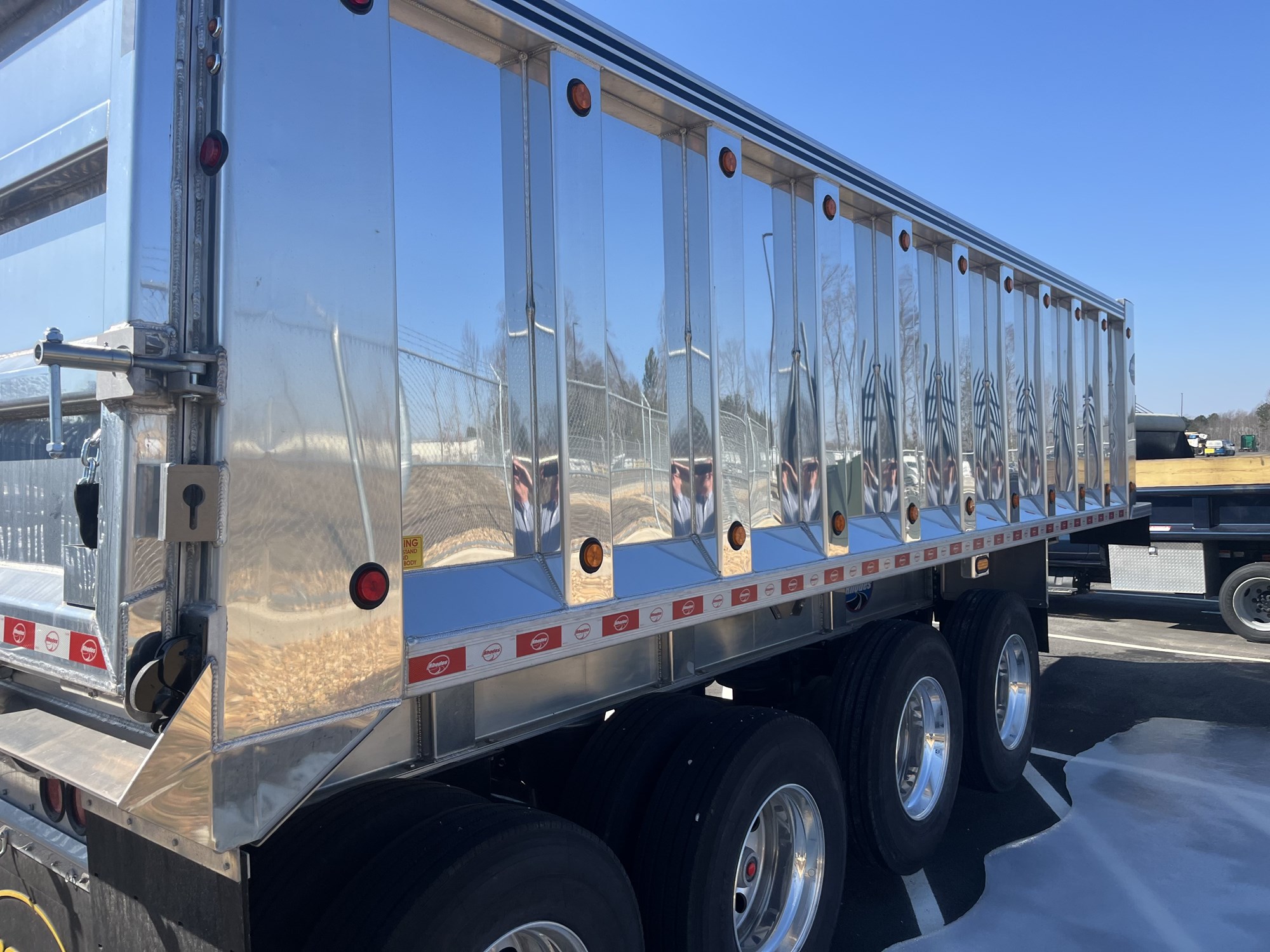 2025 Rhodes Trailer - End Dump 2025 Rhodes Trailer - End Dump - image 5 of 6