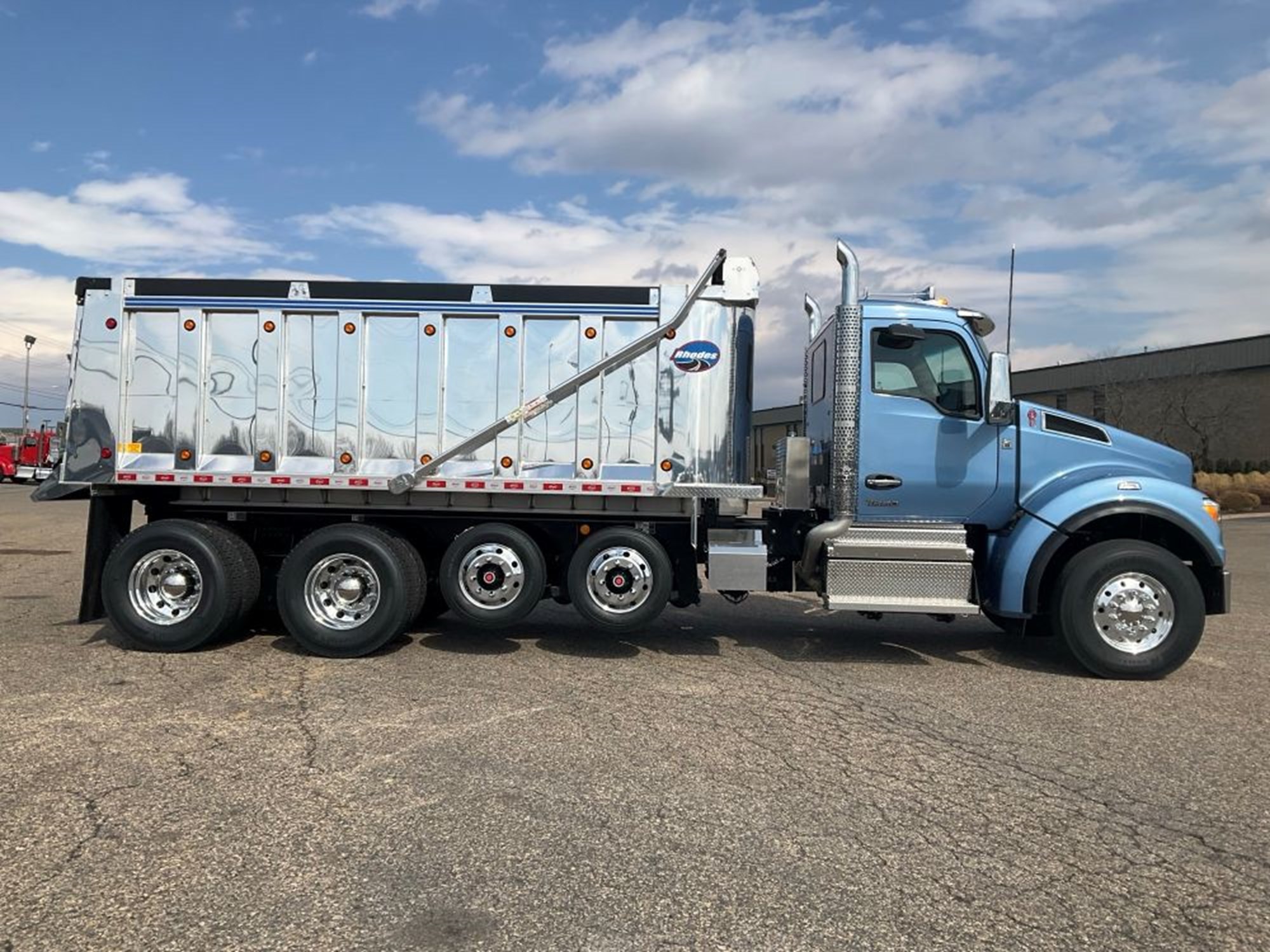 2026 Kenworth T880 - image 6 of 6