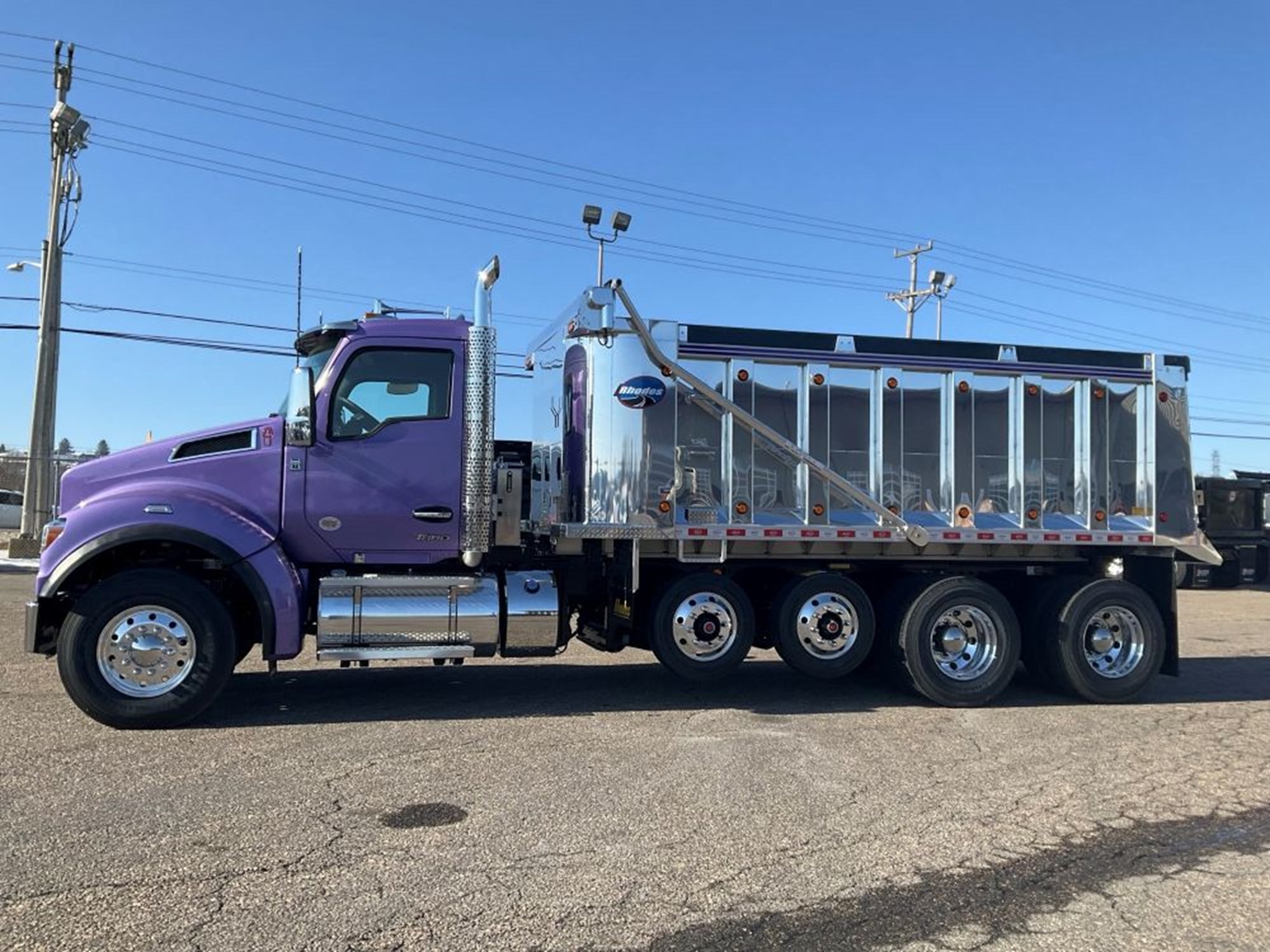 2026 Kenworth T880 2026 Kenworth T880 - image 2 of 6