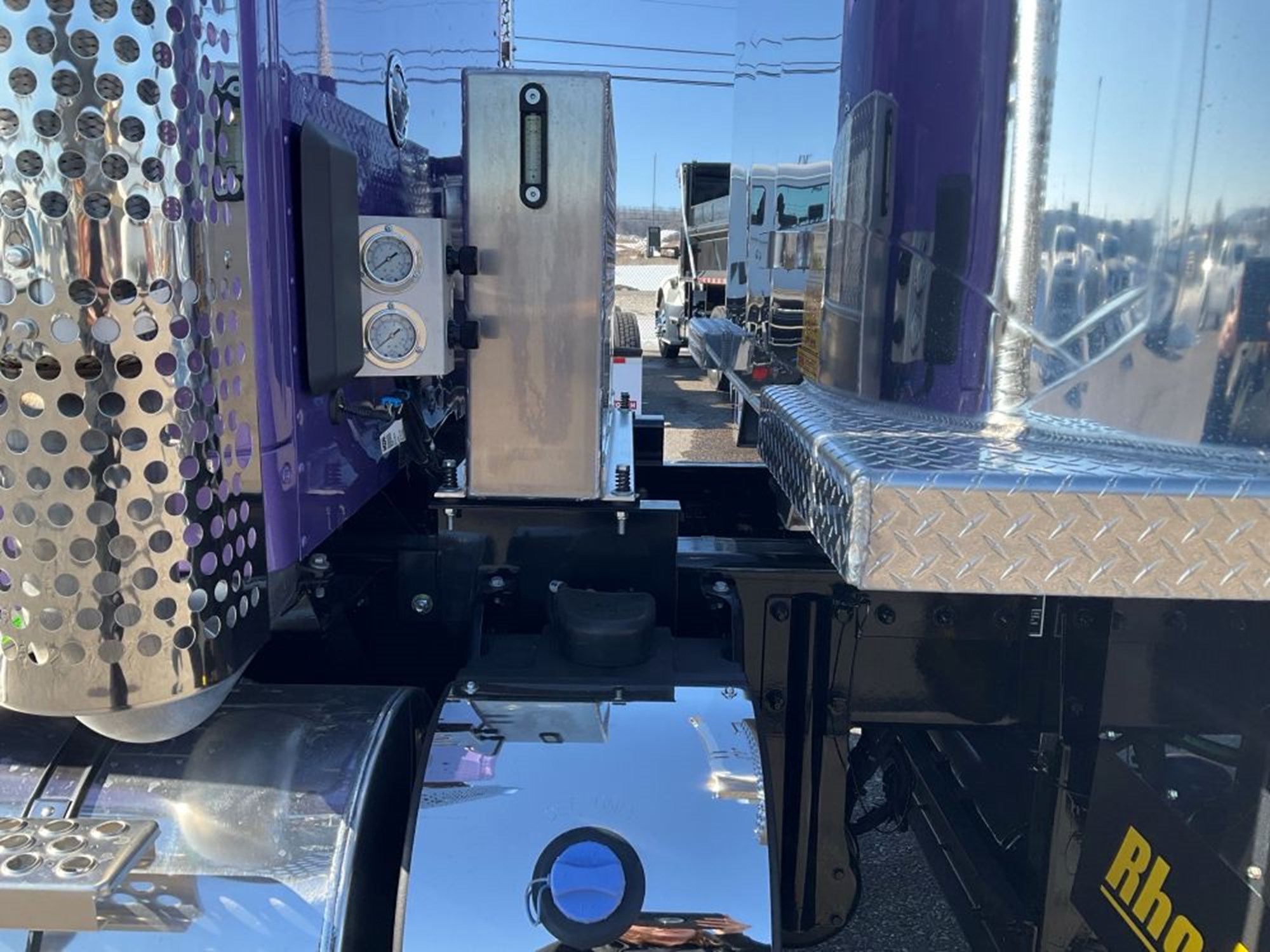 2026 Kenworth T880 2026 Kenworth T880 - image 3 of 6