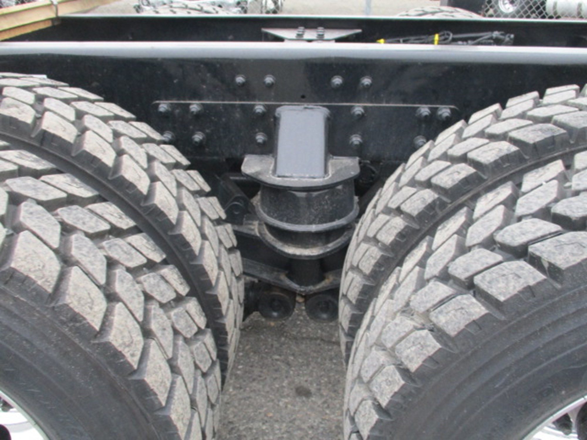 2026 Kenworth T880 - image 5 of 6