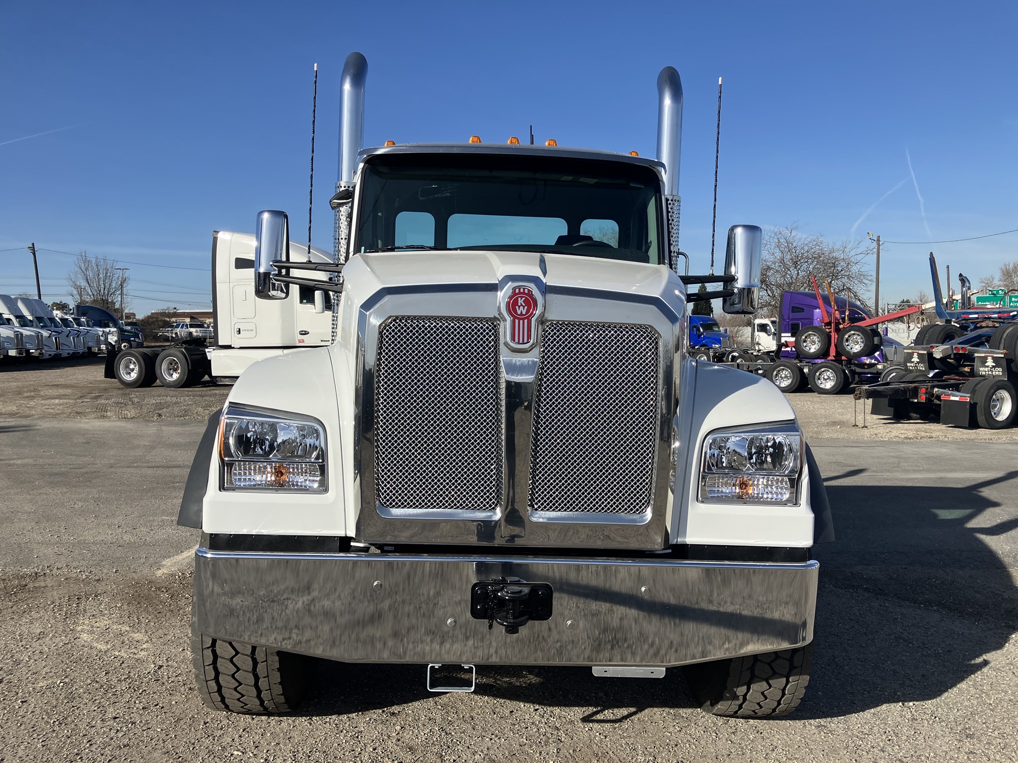 2027 Kenworth T880 VJ228904-08 2027 Kenworth T880 VJ228904-08