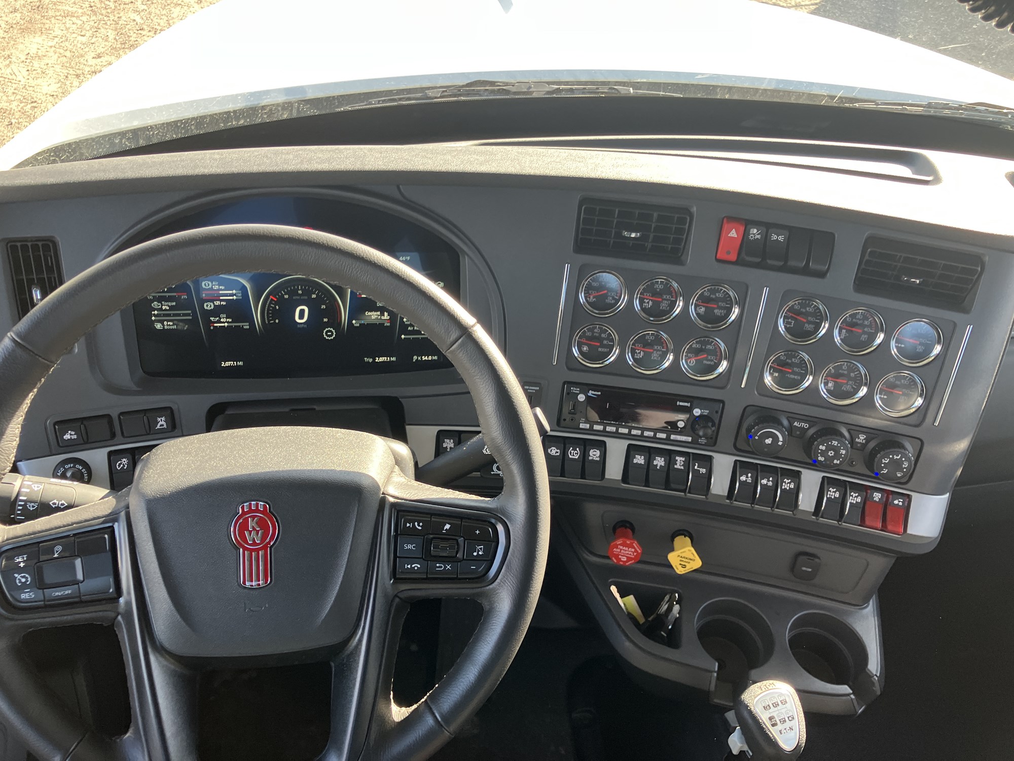 2027 Kenworth T880 VJ228904-16 2027 Kenworth T880 VJ228904-16