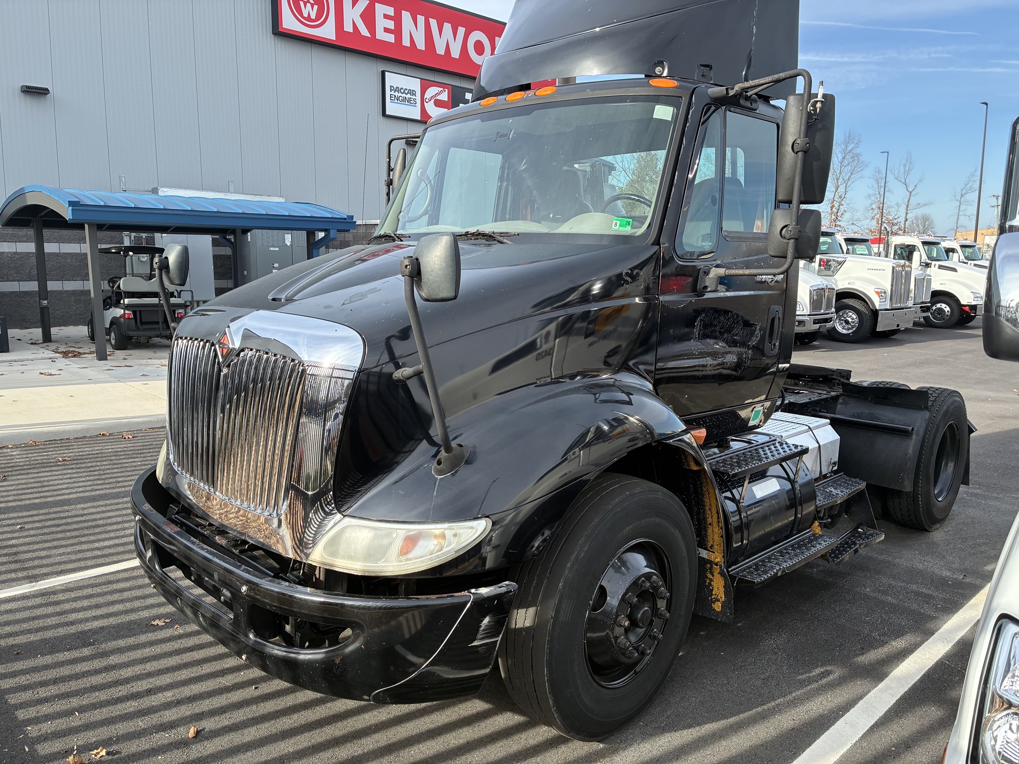 2008 International 8600 - image 1 of 6