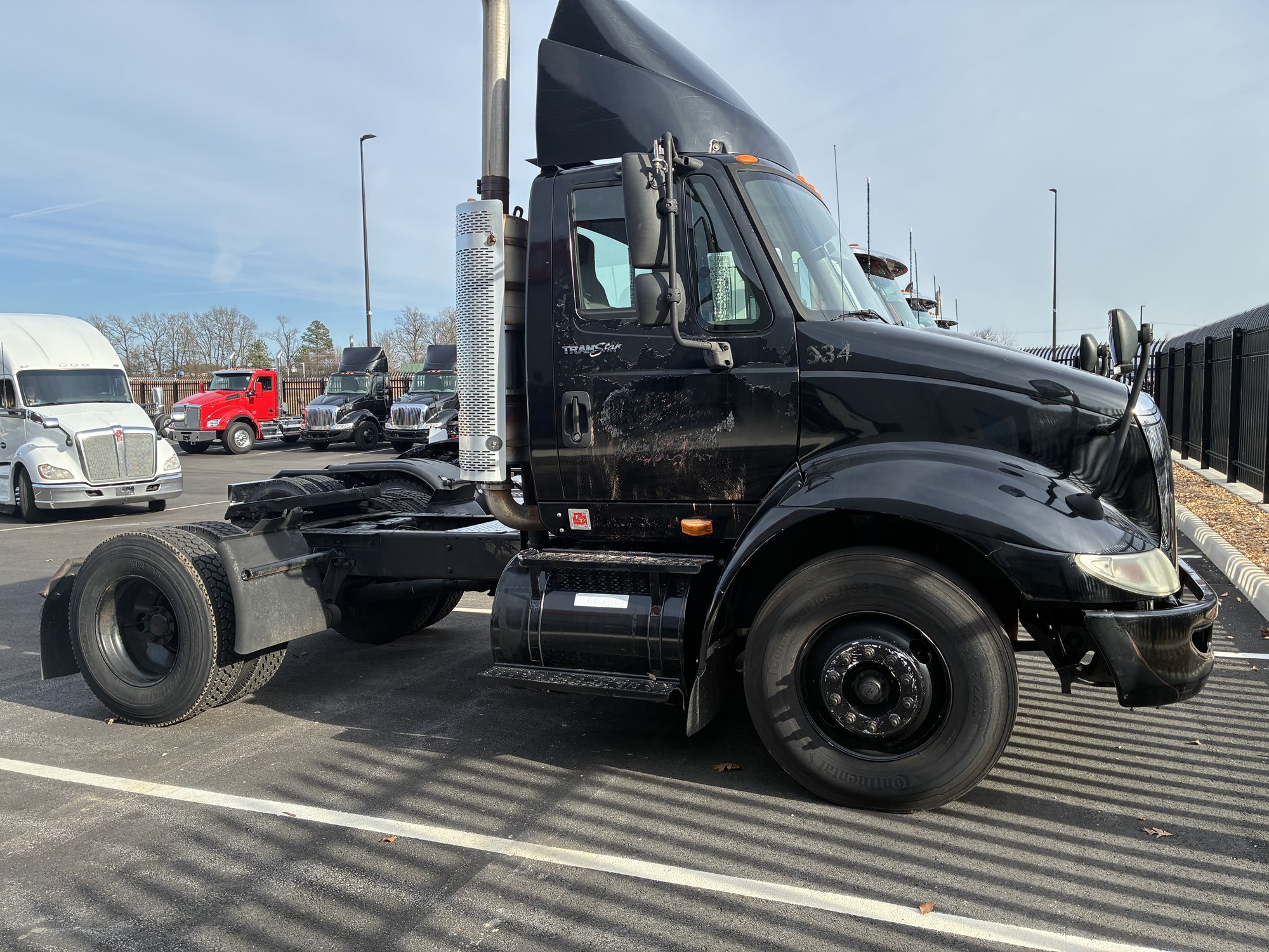 2008 International 8600 - image 2 of 6