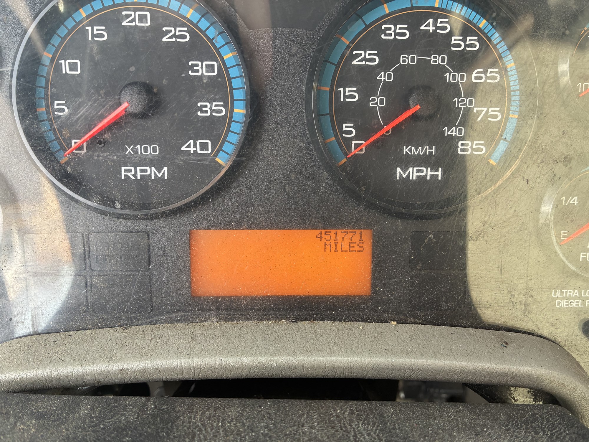 2008 International 8600 - image 5 of 6