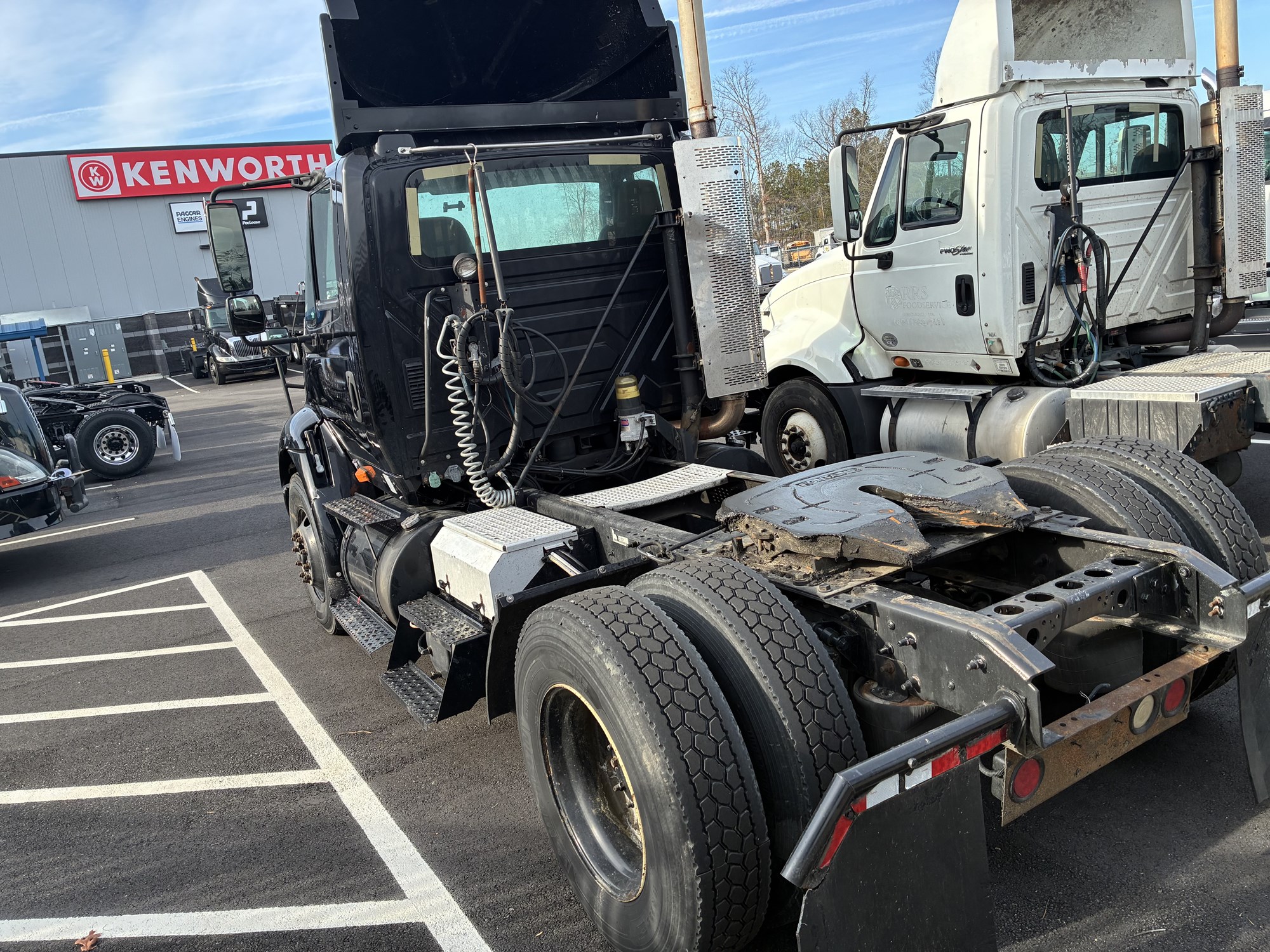 2009 International 8600 2009 International 8600 - image 3 of 6