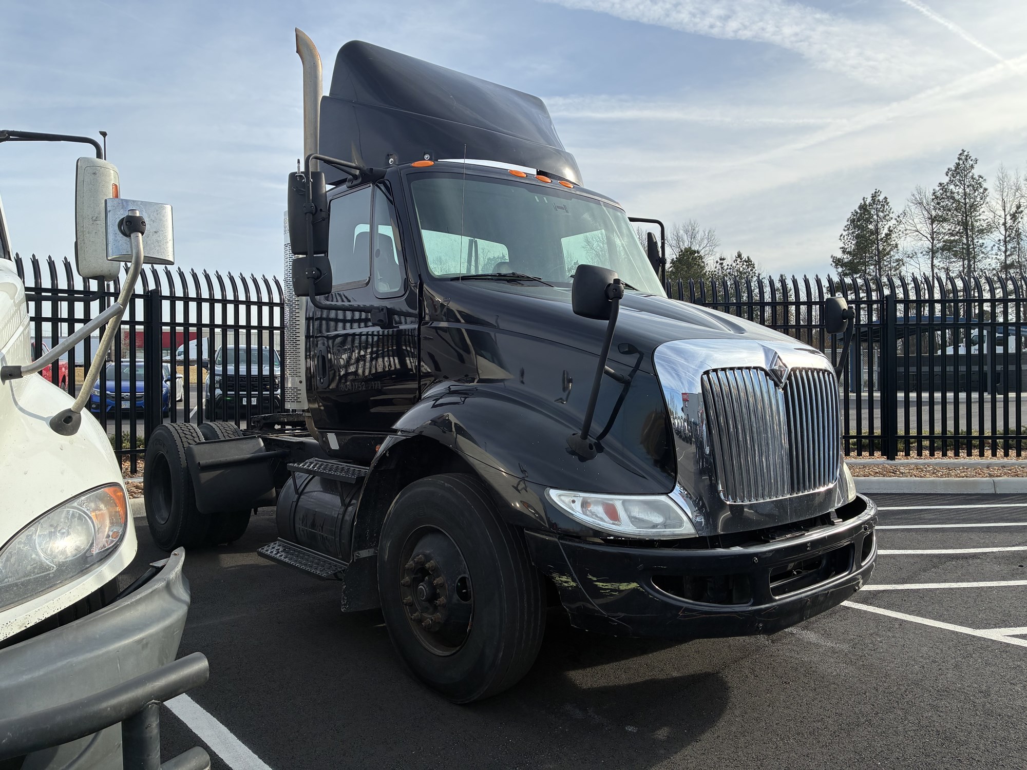 2009 International 8600 2009 International 8600 - image 4 of 6