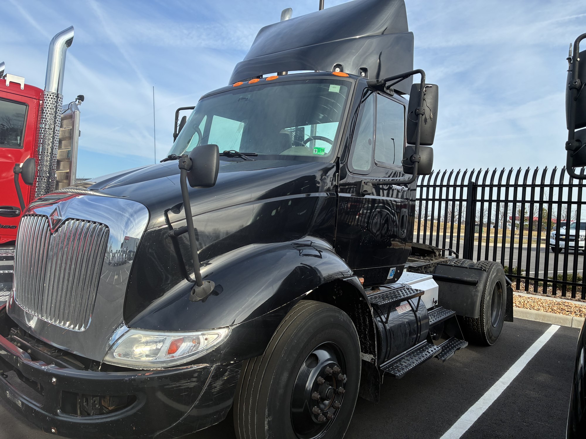 2009 International 8600 2009 International 8600 - image 1 of 6