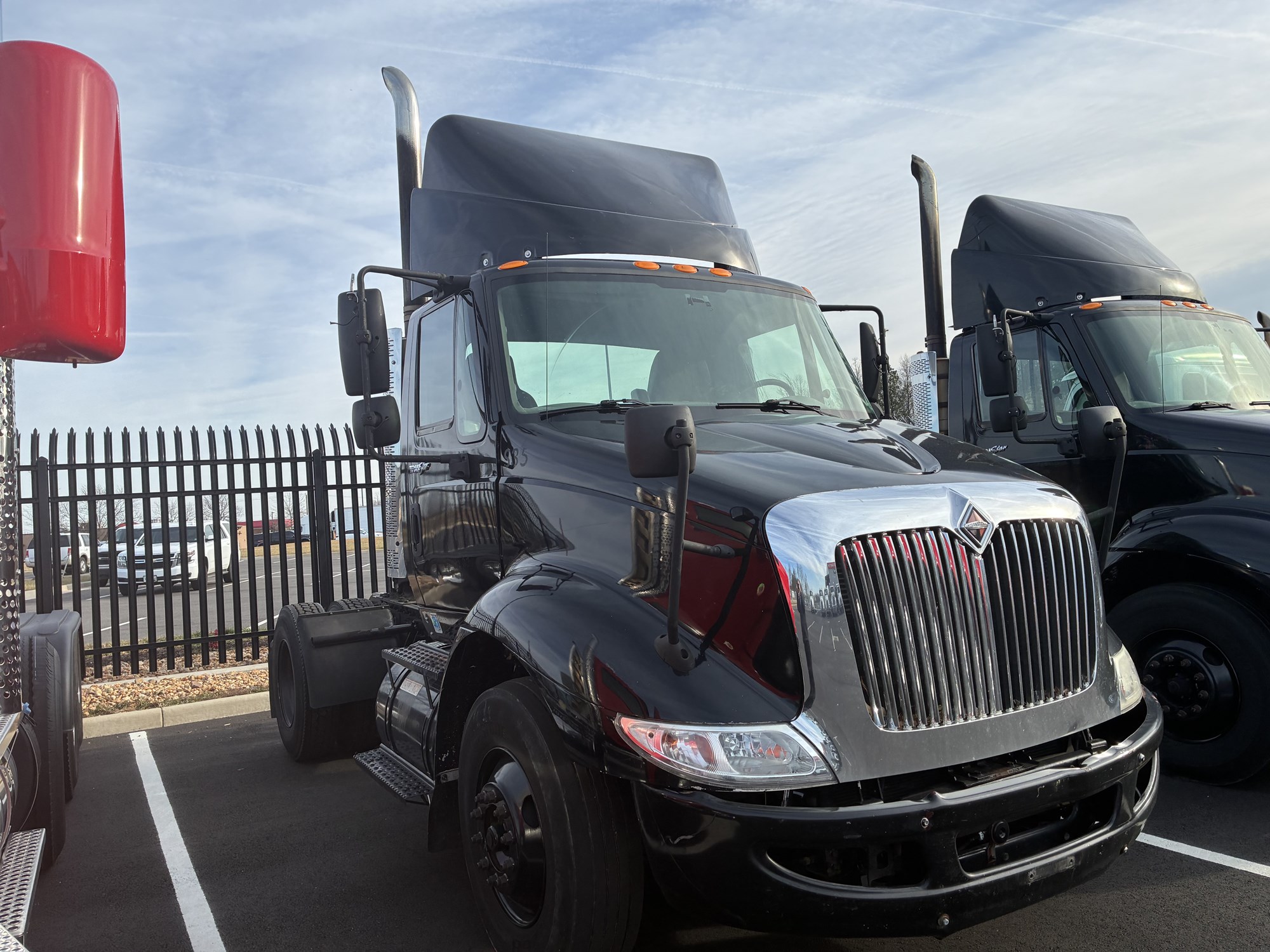 2009 International 8600 2009 International 8600 - image 3 of 6