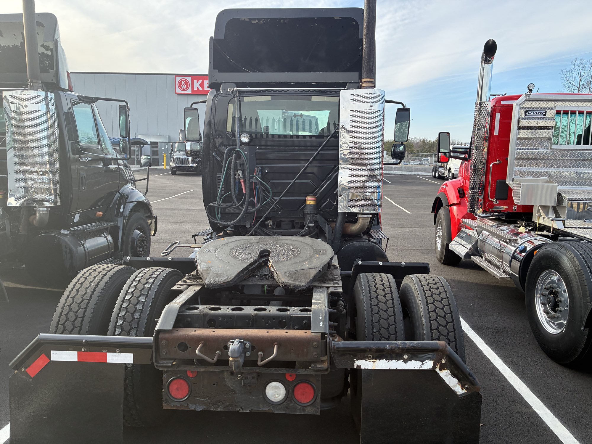 2009 International 8600 2009 International 8600 - image 4 of 6