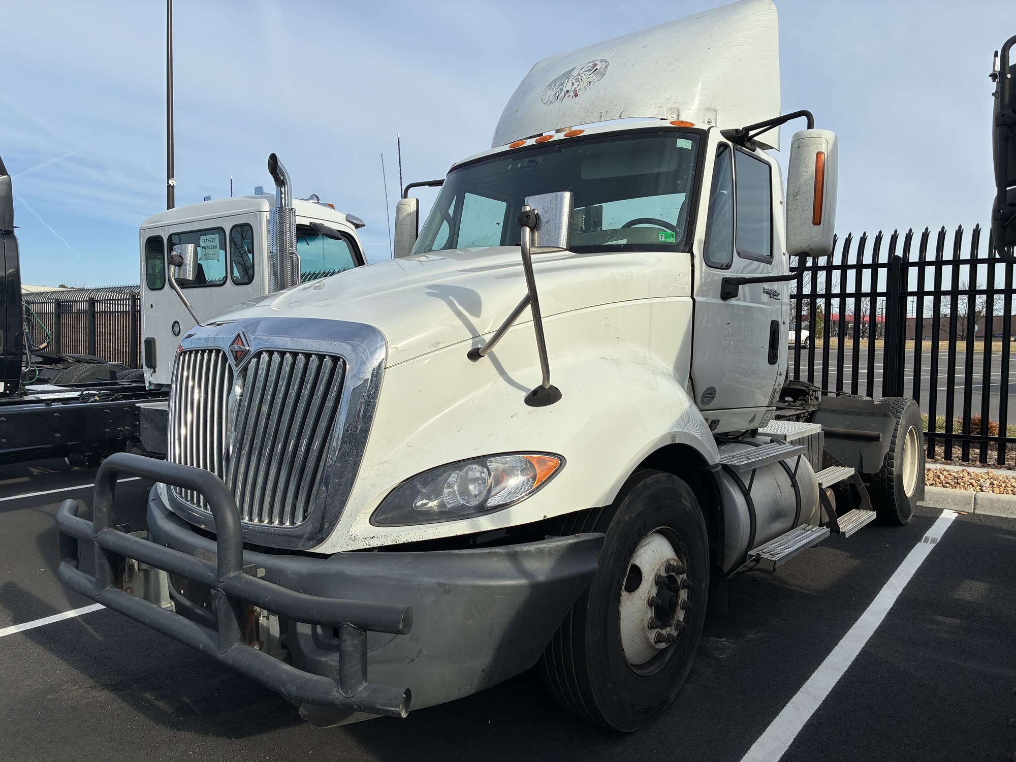 2011 International Prostar Premium 6X4 2011 International Prostar Premium 6X4 - image 1 of 6