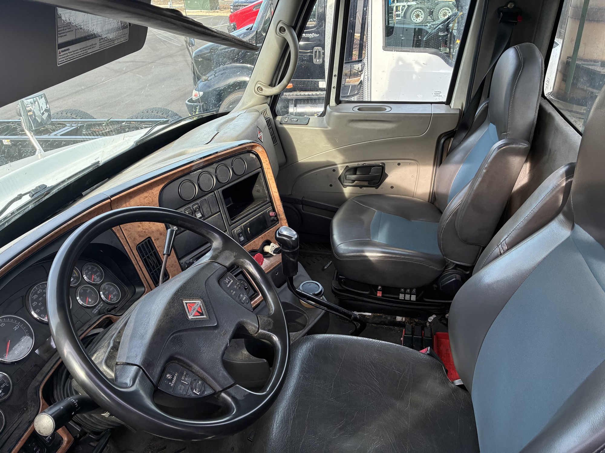 2011 International Prostar Premium 6X4 2011 International Prostar Premium 6X4 - image 5 of 6