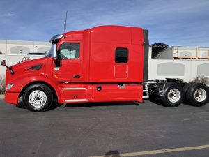 2017 Peterbilt 579 HD444090U-01