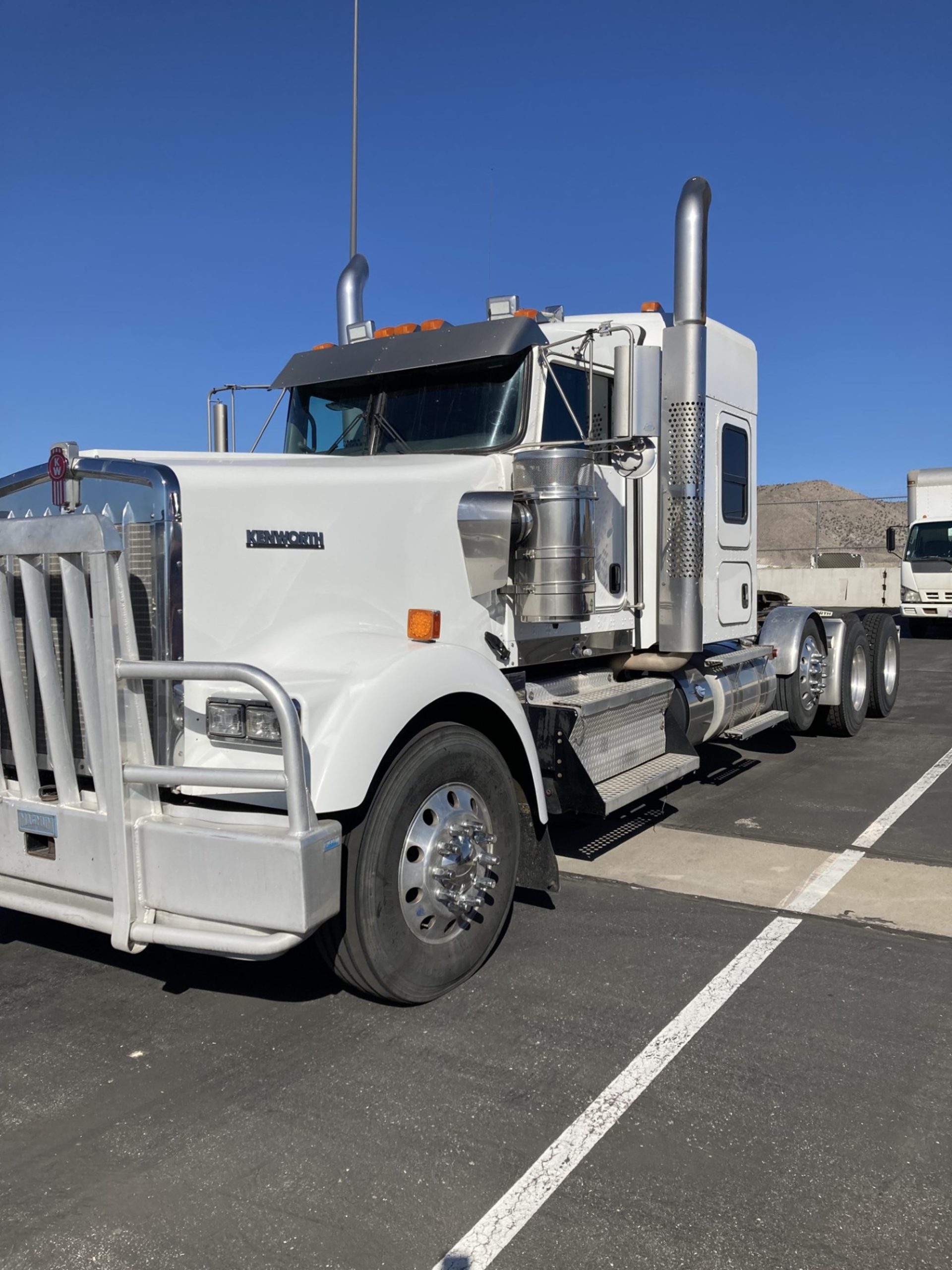 2019 Kenworth W900L 2019 Kenworth W900L - image 1 of 6