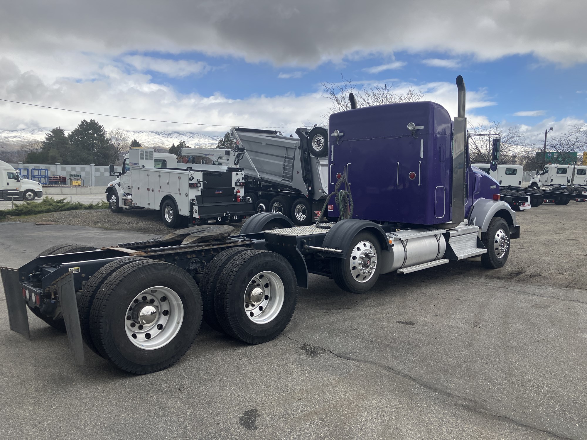 2020 Kenworth T800 - image 5 of 6