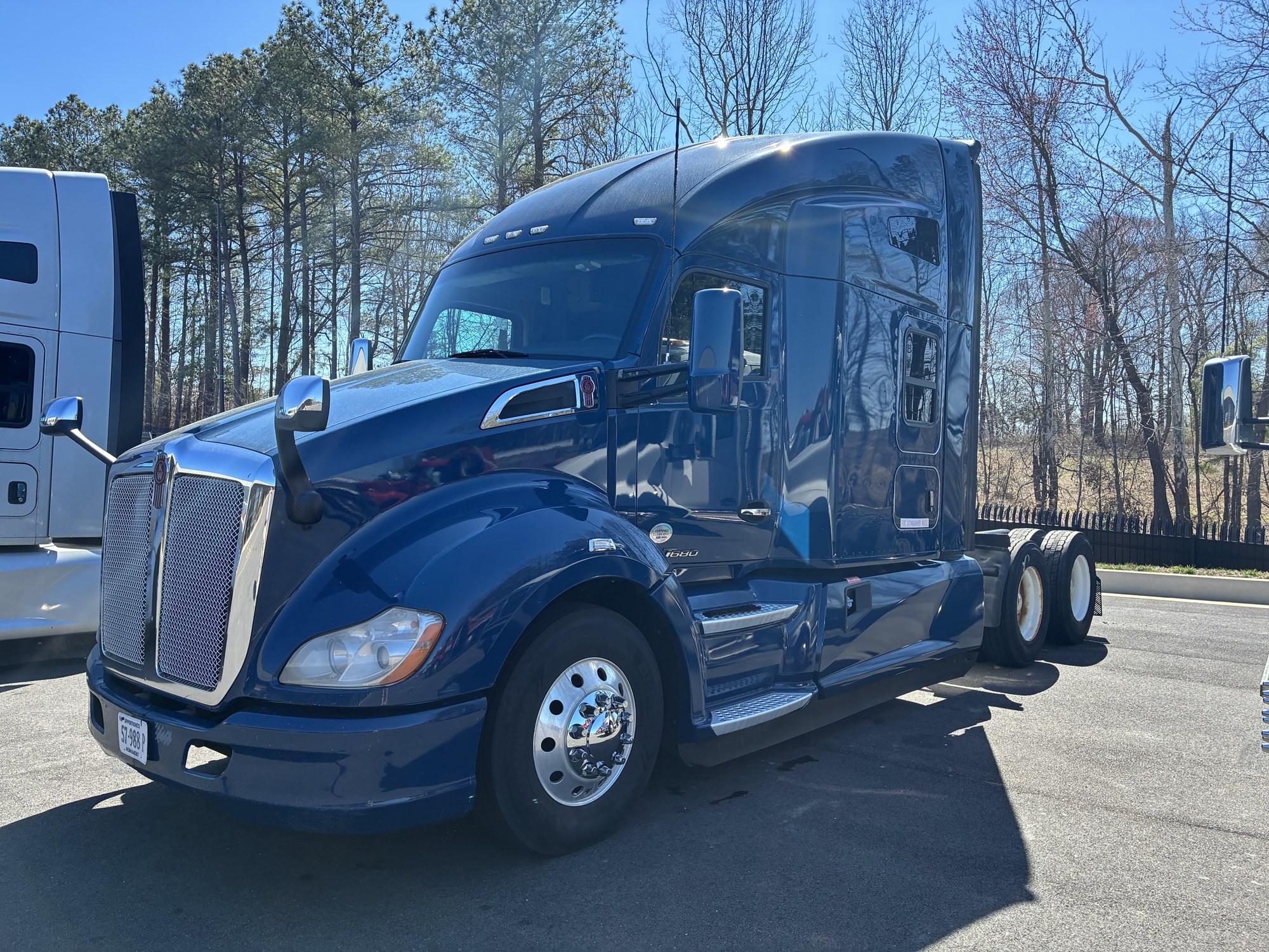 2020 Kenworth T680 - image 1 of 6