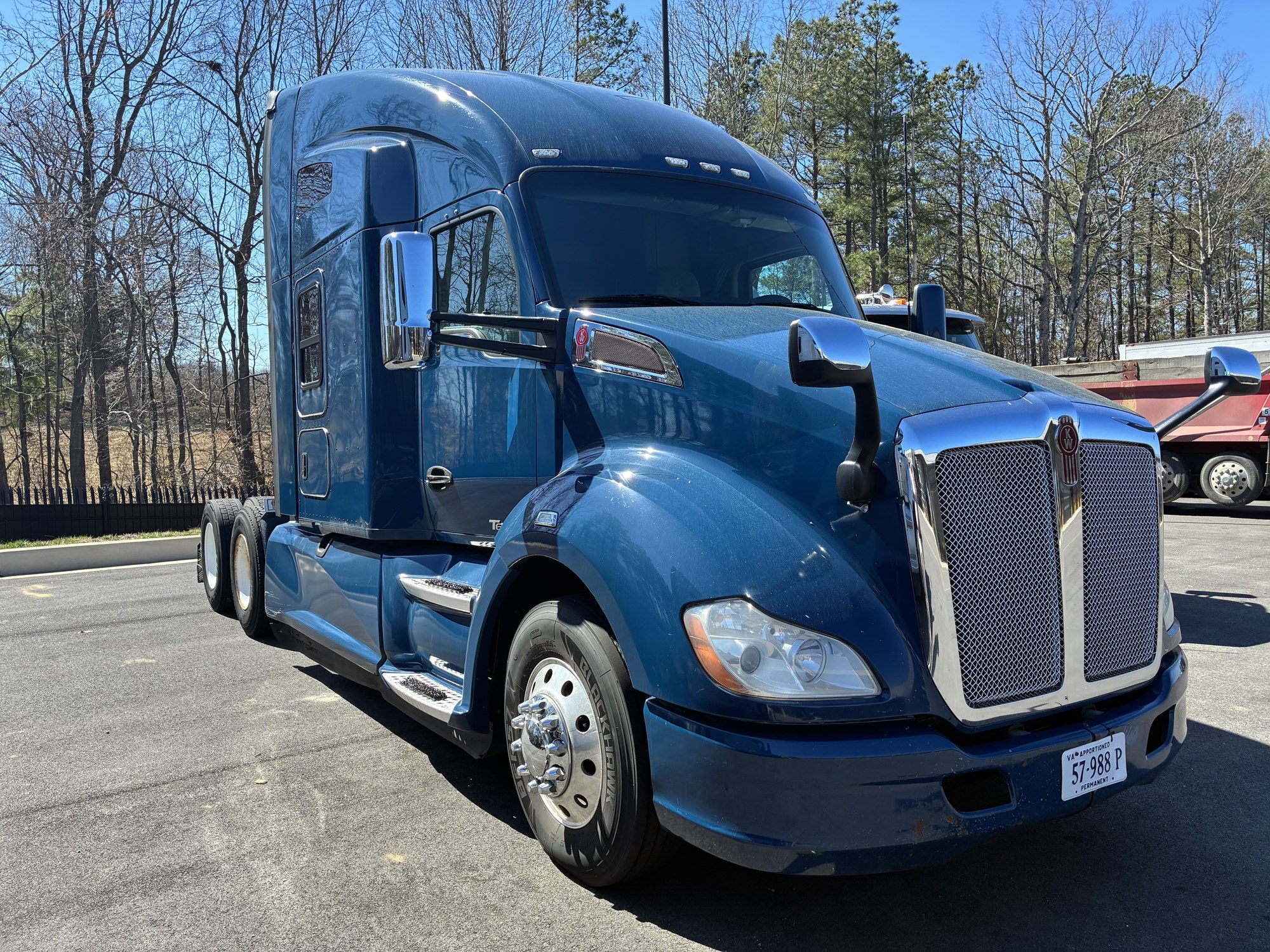2020 Kenworth T680 - image 2 of 6