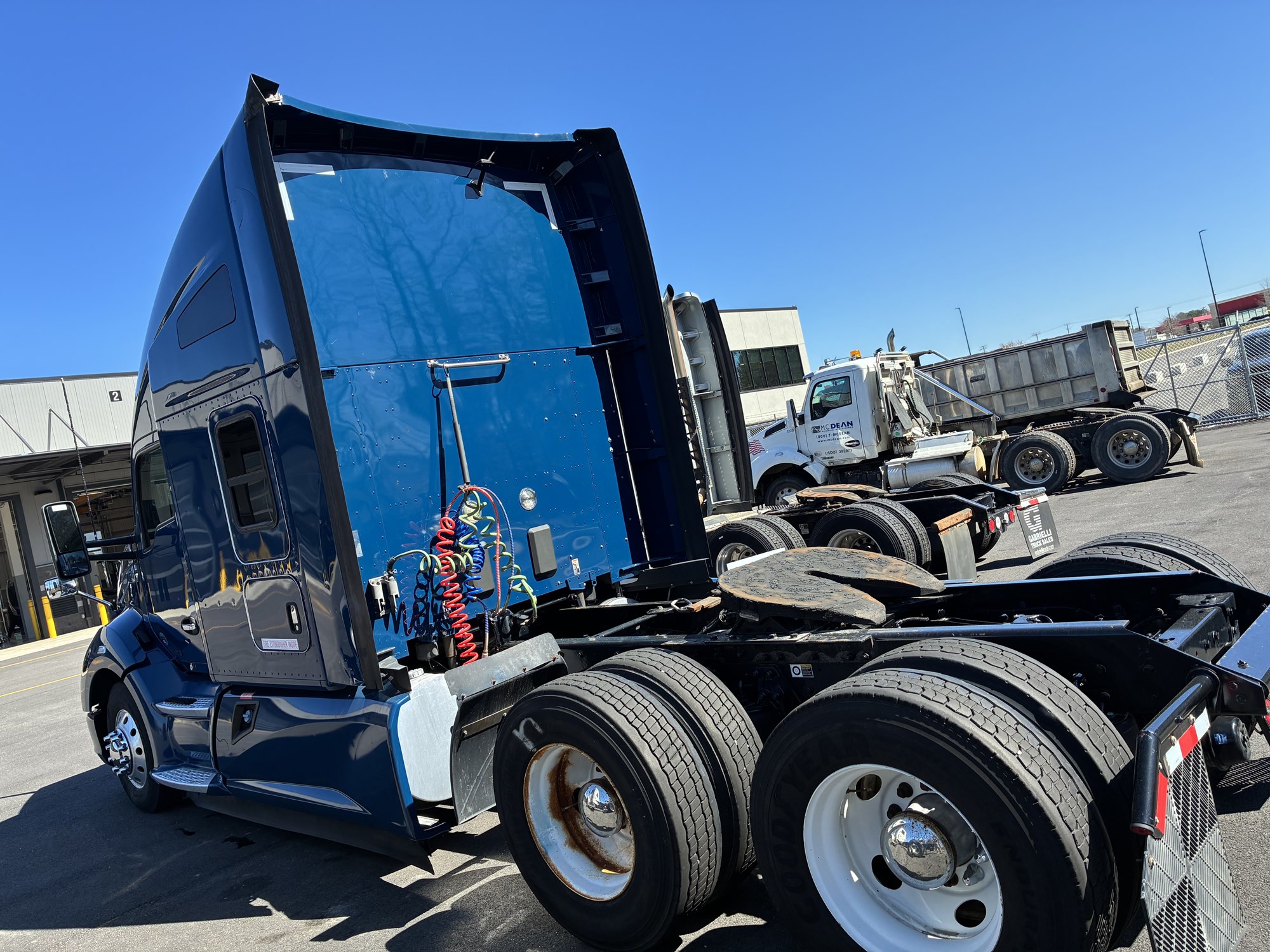 2020 Kenworth T680 - image 3 of 6