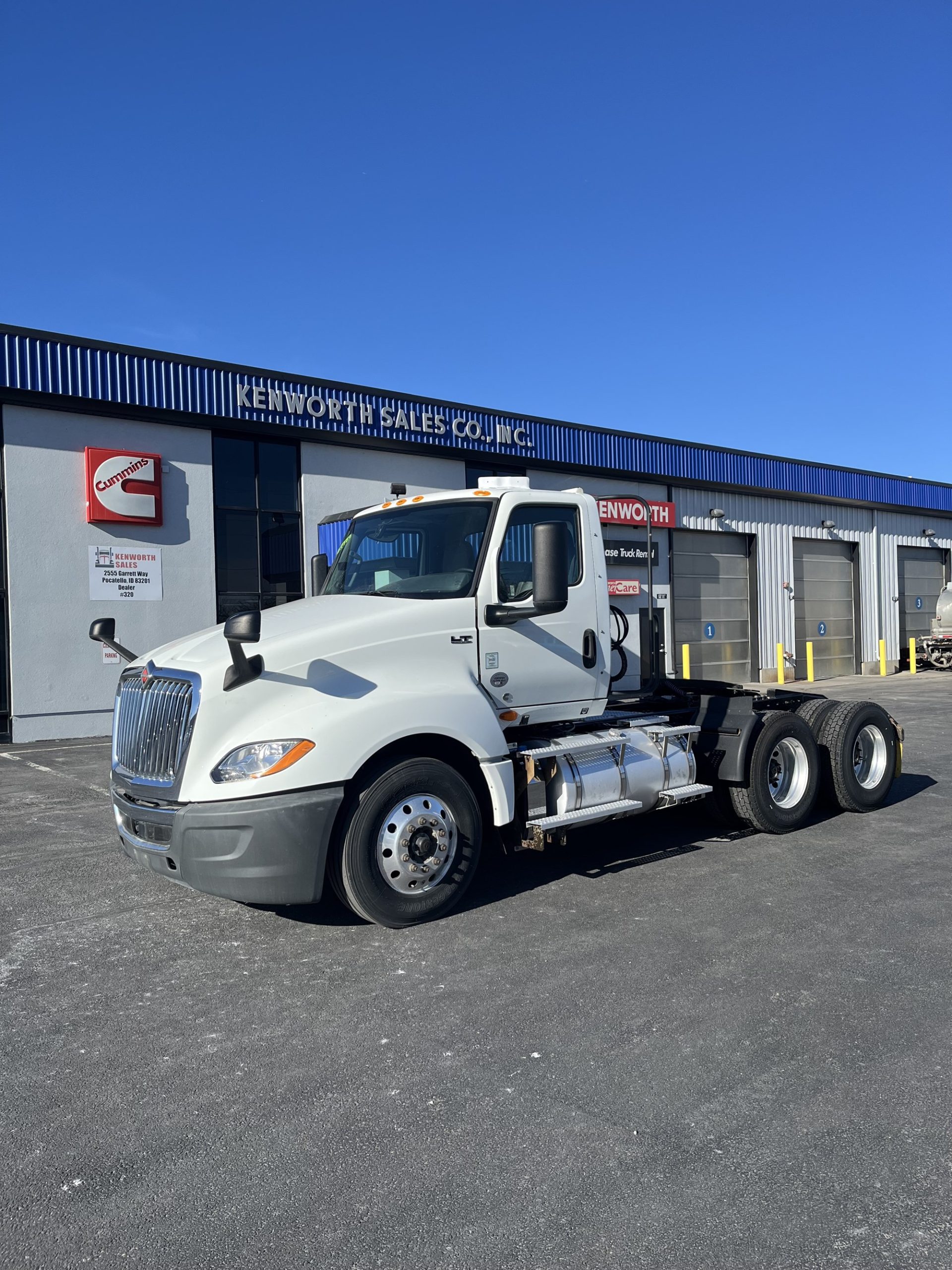 2020 International LT625 - image 1 of 6