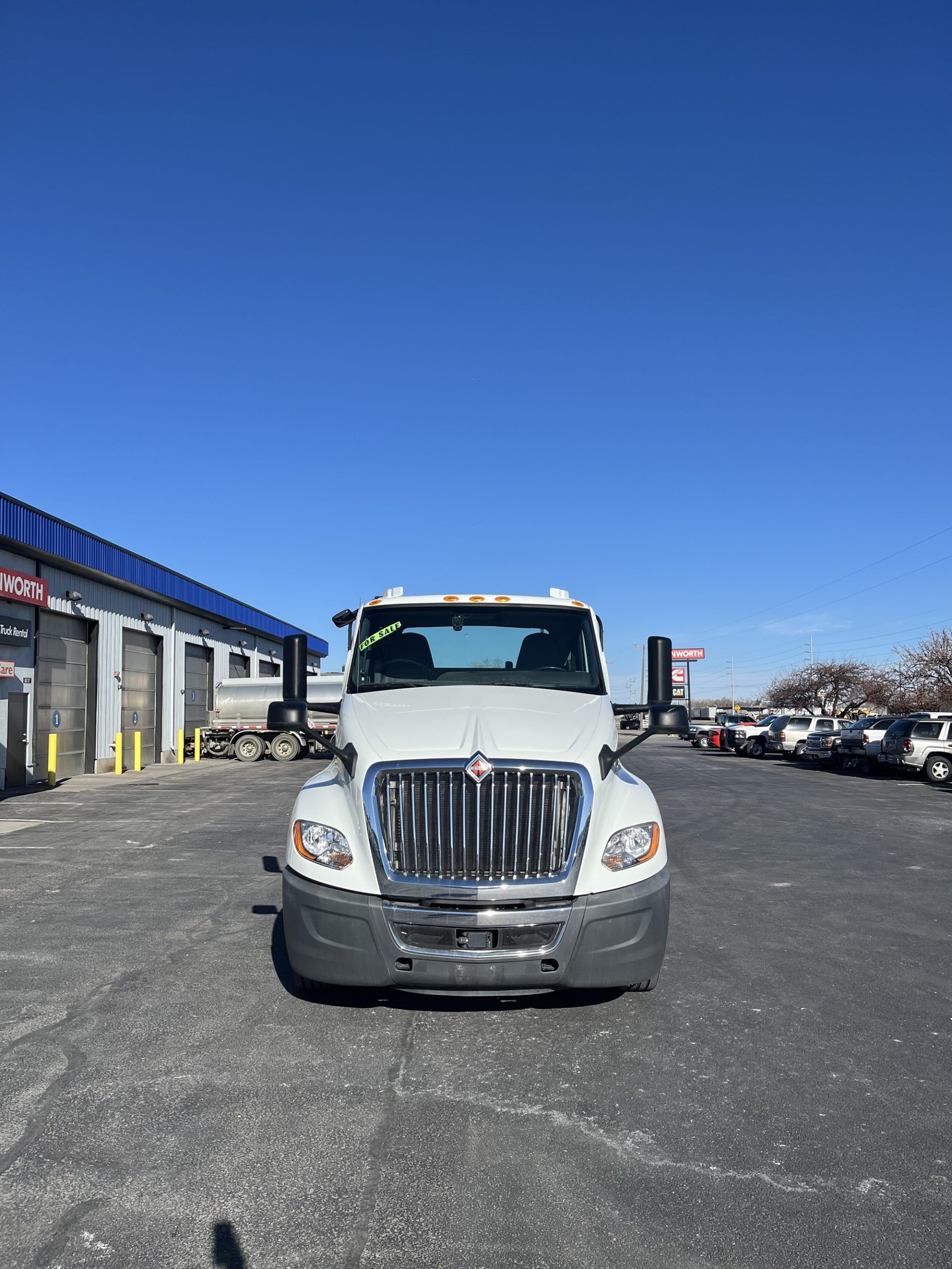 2020 International LT625 - image 2 of 6