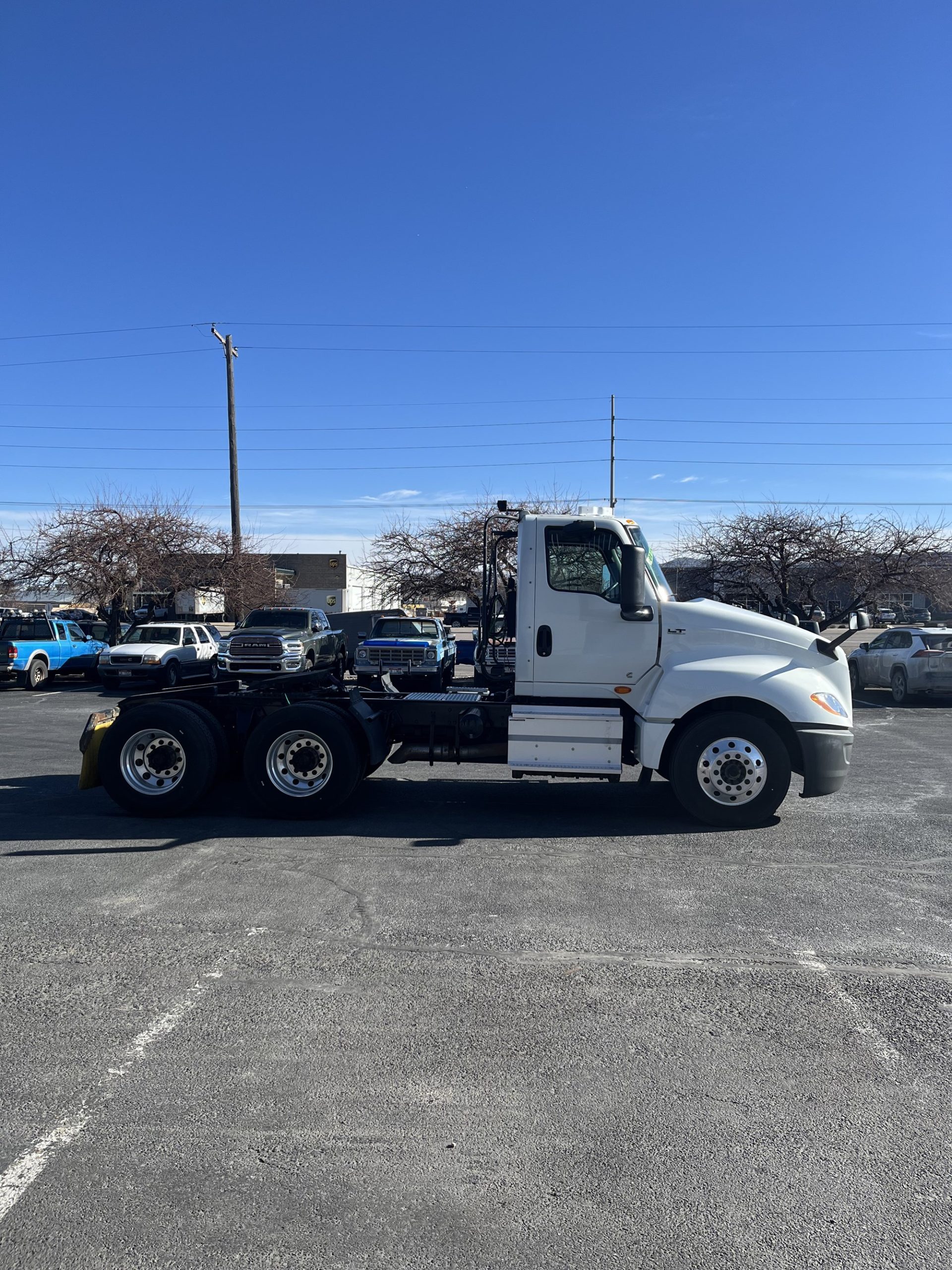 2020 International LT625 - image 4 of 6