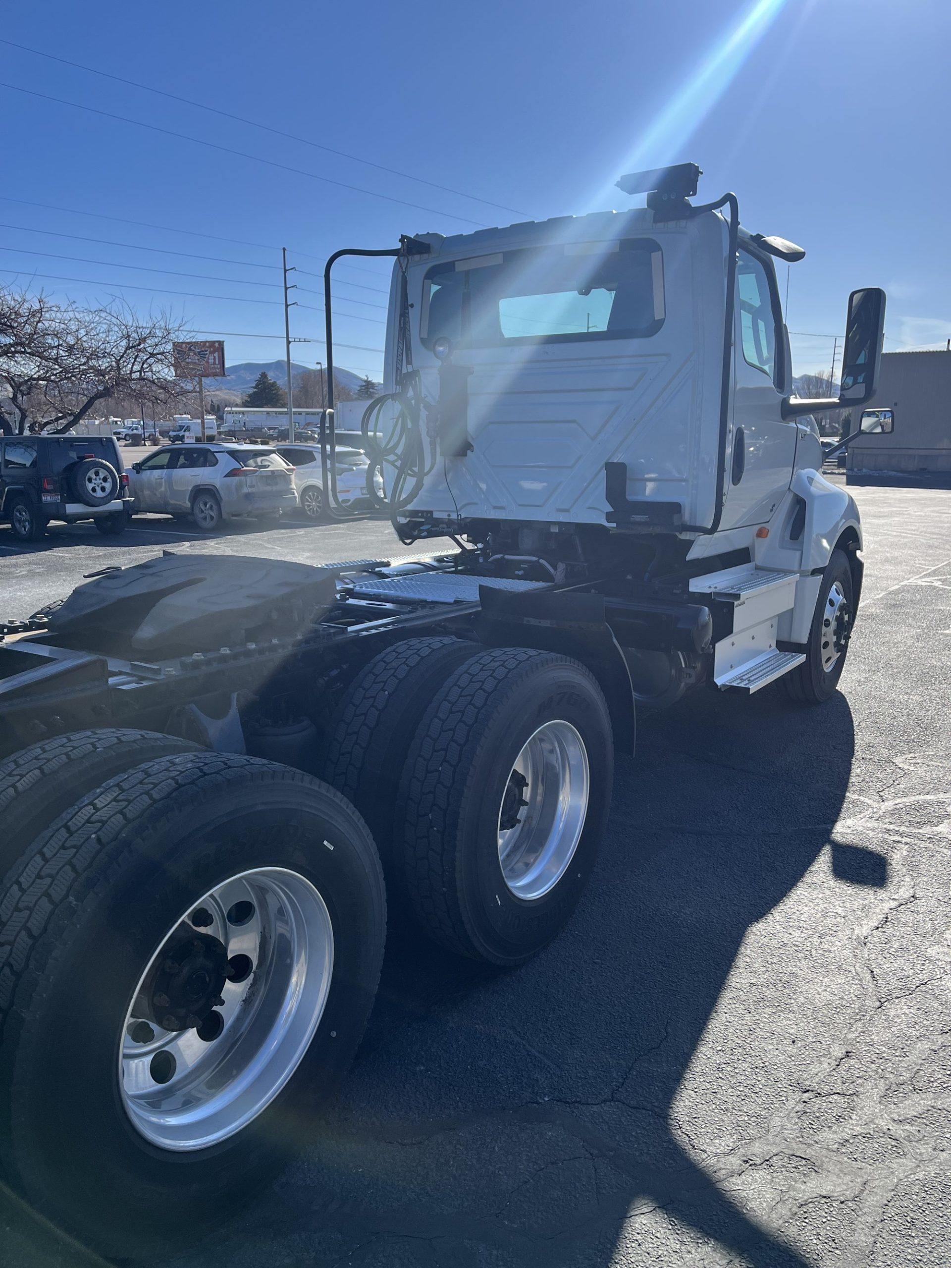 2020 International LT625 - image 5 of 6