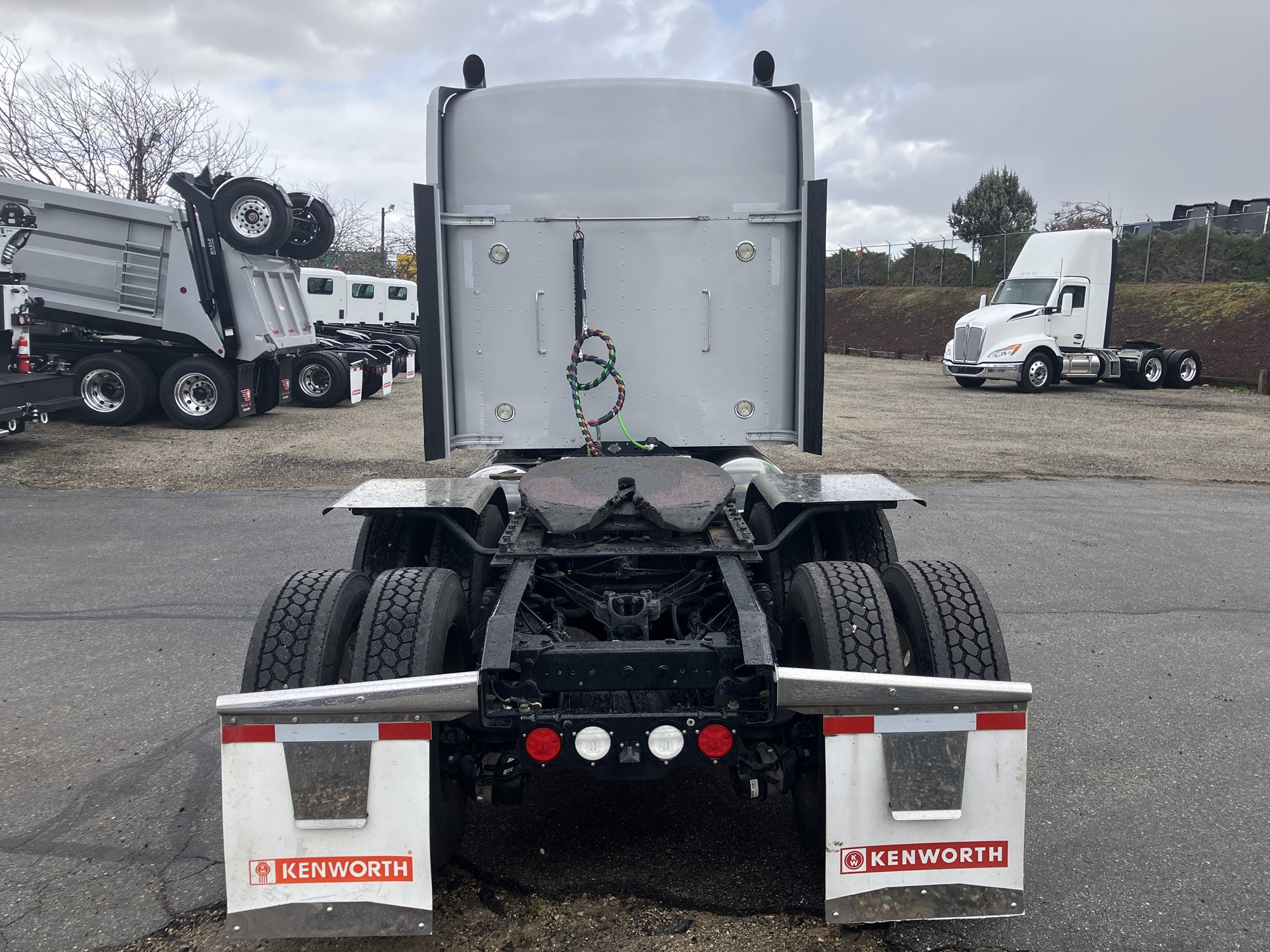 2020 Kenworth W900 - image 4 of 6