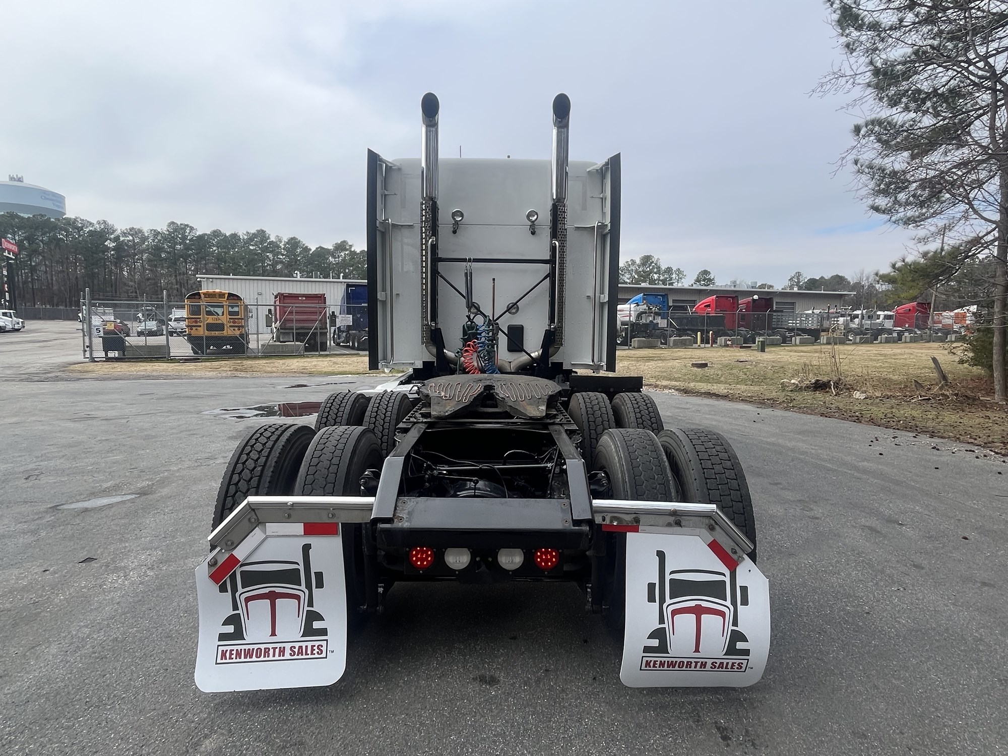 2021 Kenworth T680 - image 5 of 6