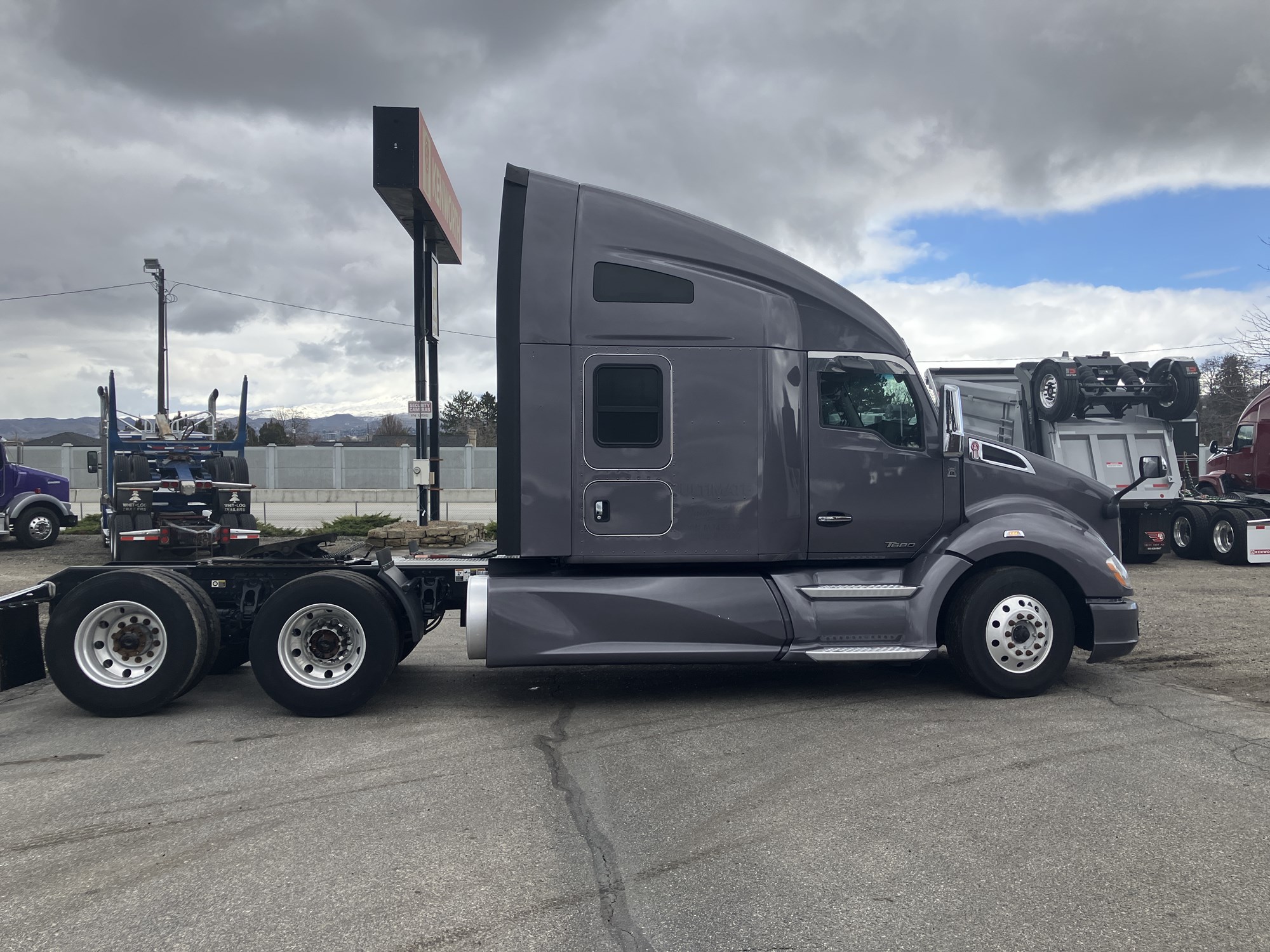2021 Kenworth T680 - image 6 of 6